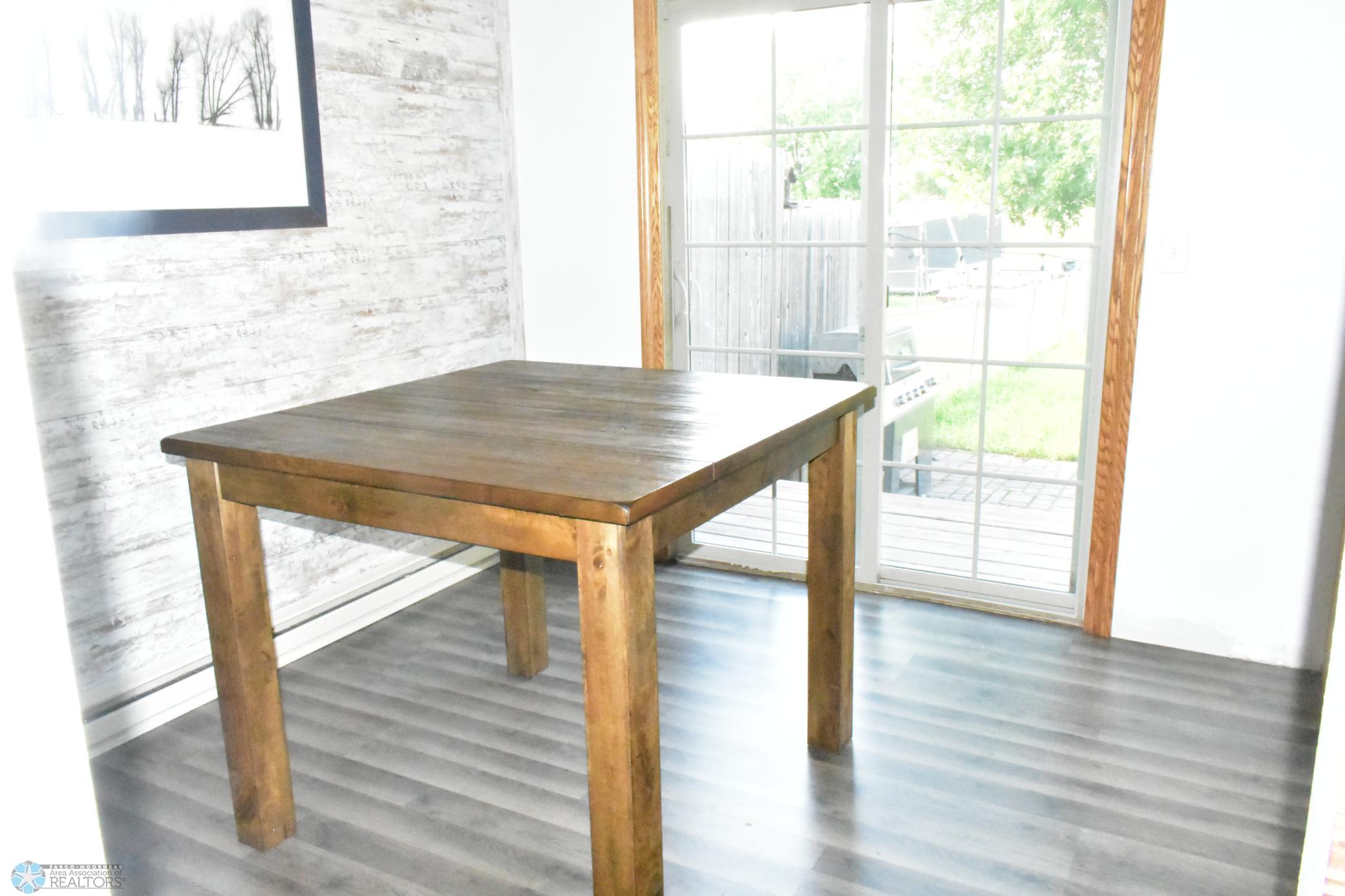 Kitchen/Eat-In