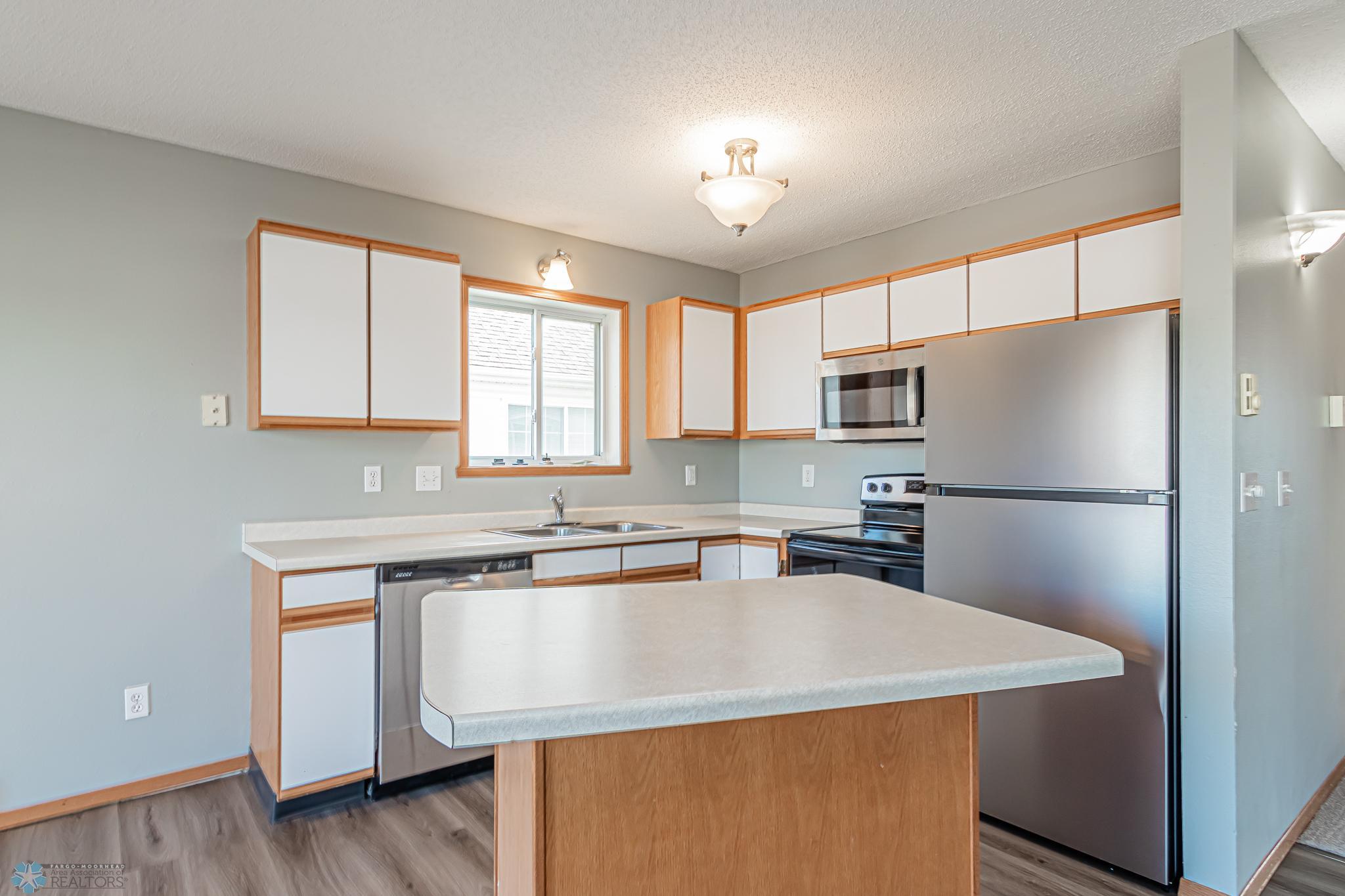 2032 57th Ave S, Fargo, ND-21.jpg