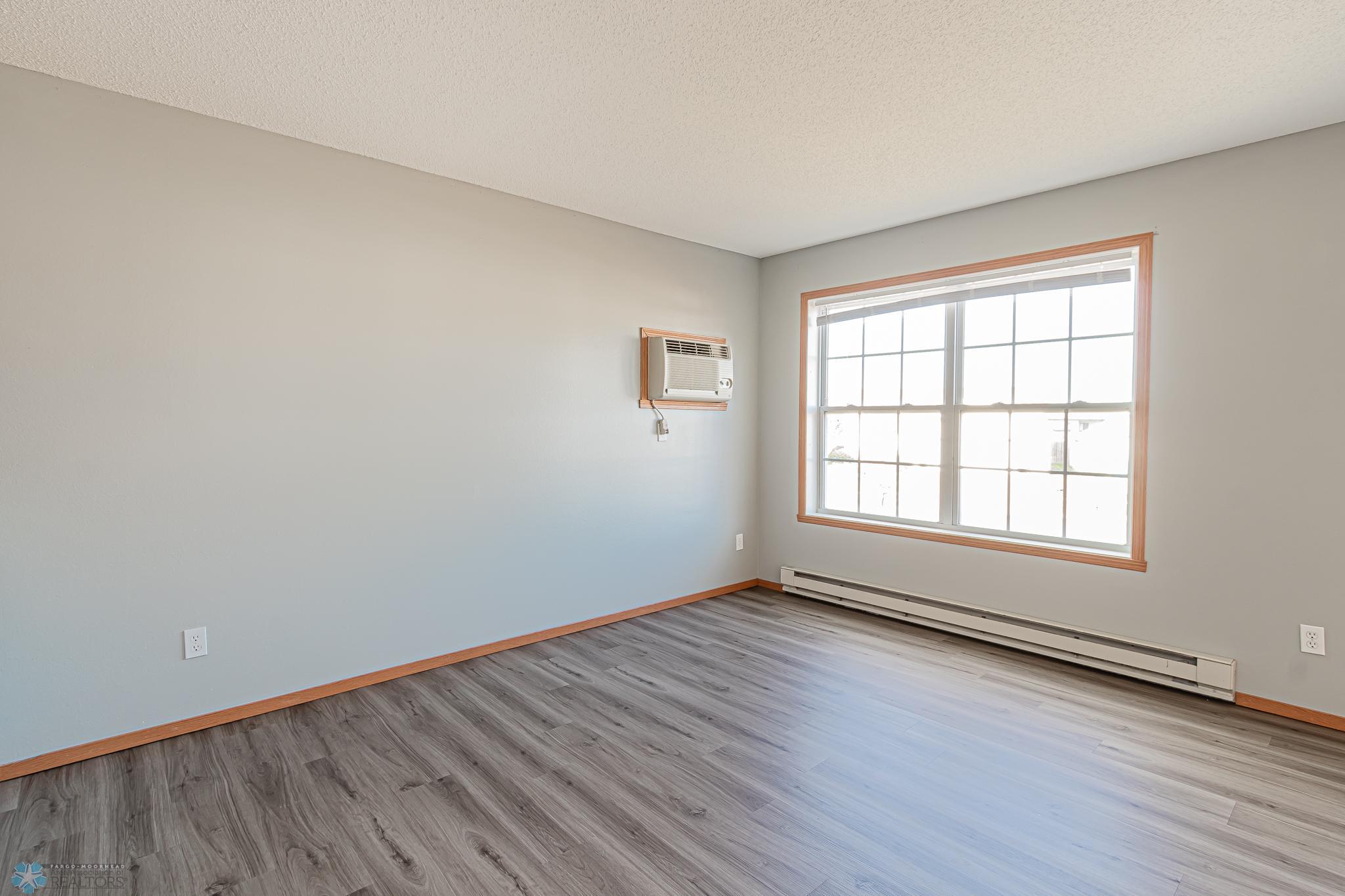 2032 57th Ave S, Fargo, ND-25.jpg