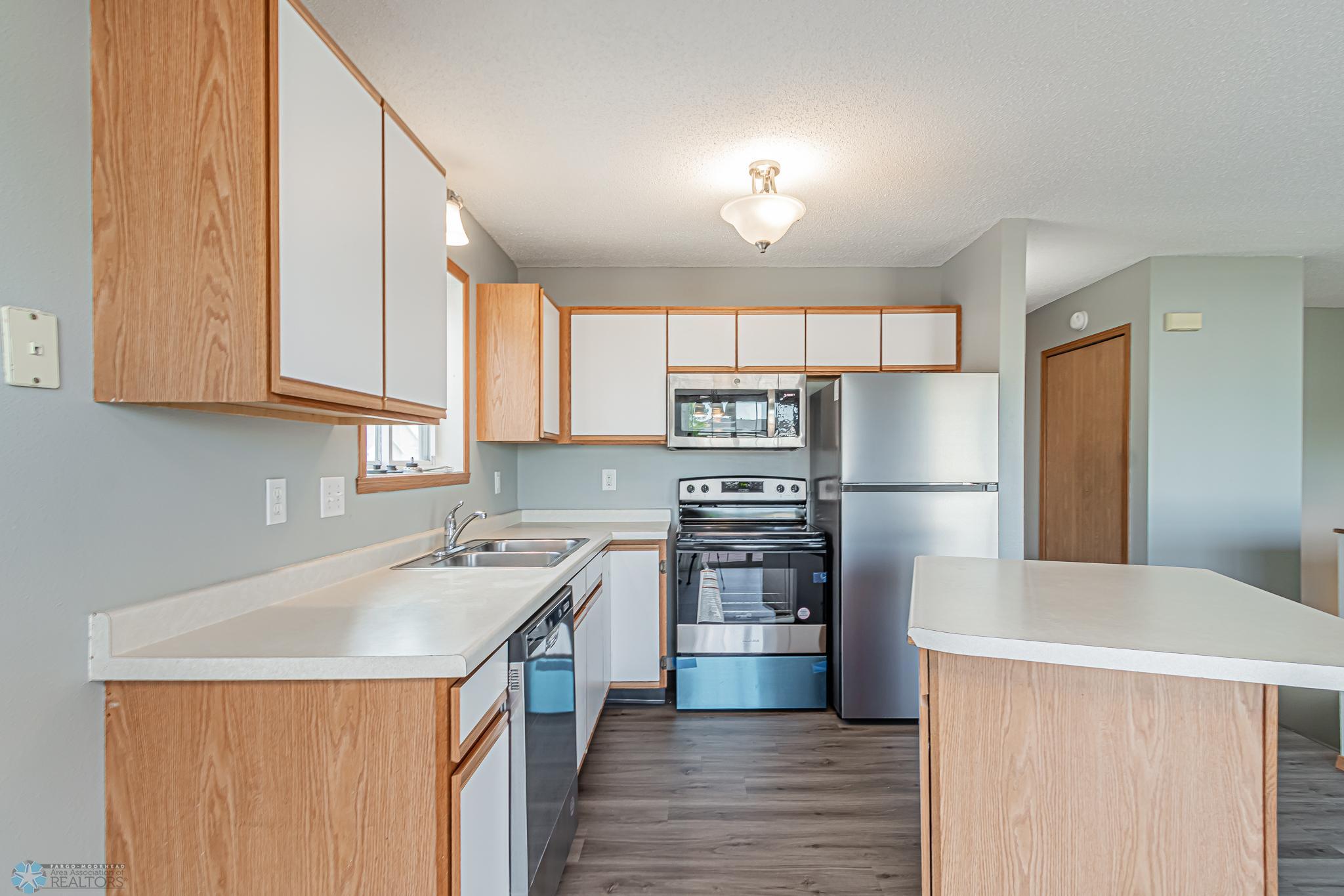 2032 57th Ave S, Fargo, ND-19.jpg