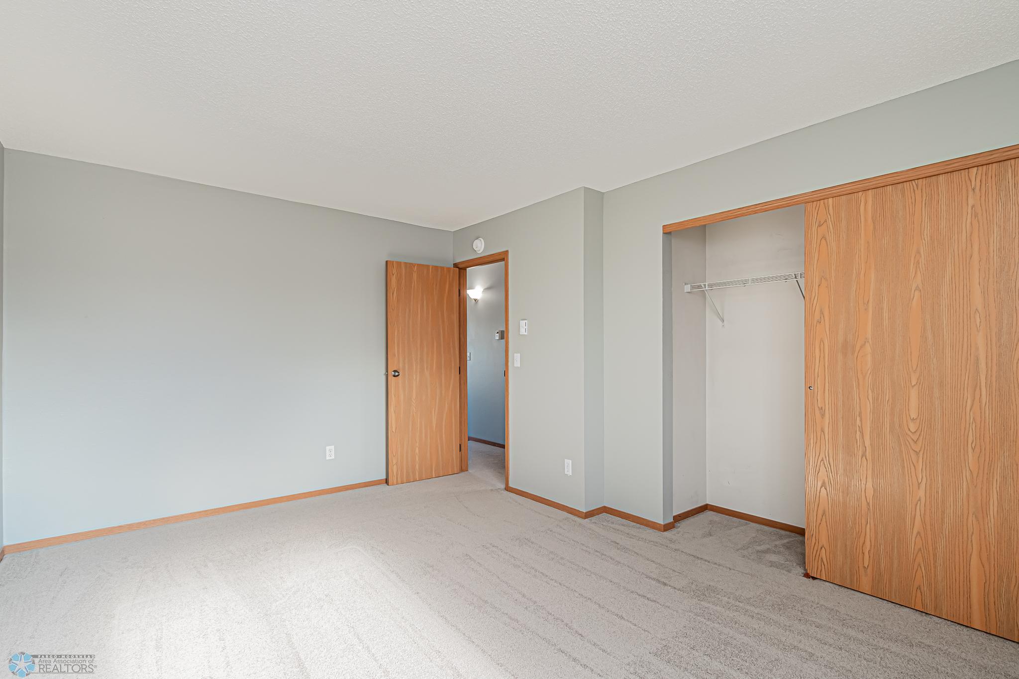 2032 57th Ave S, Fargo, ND-16.jpg