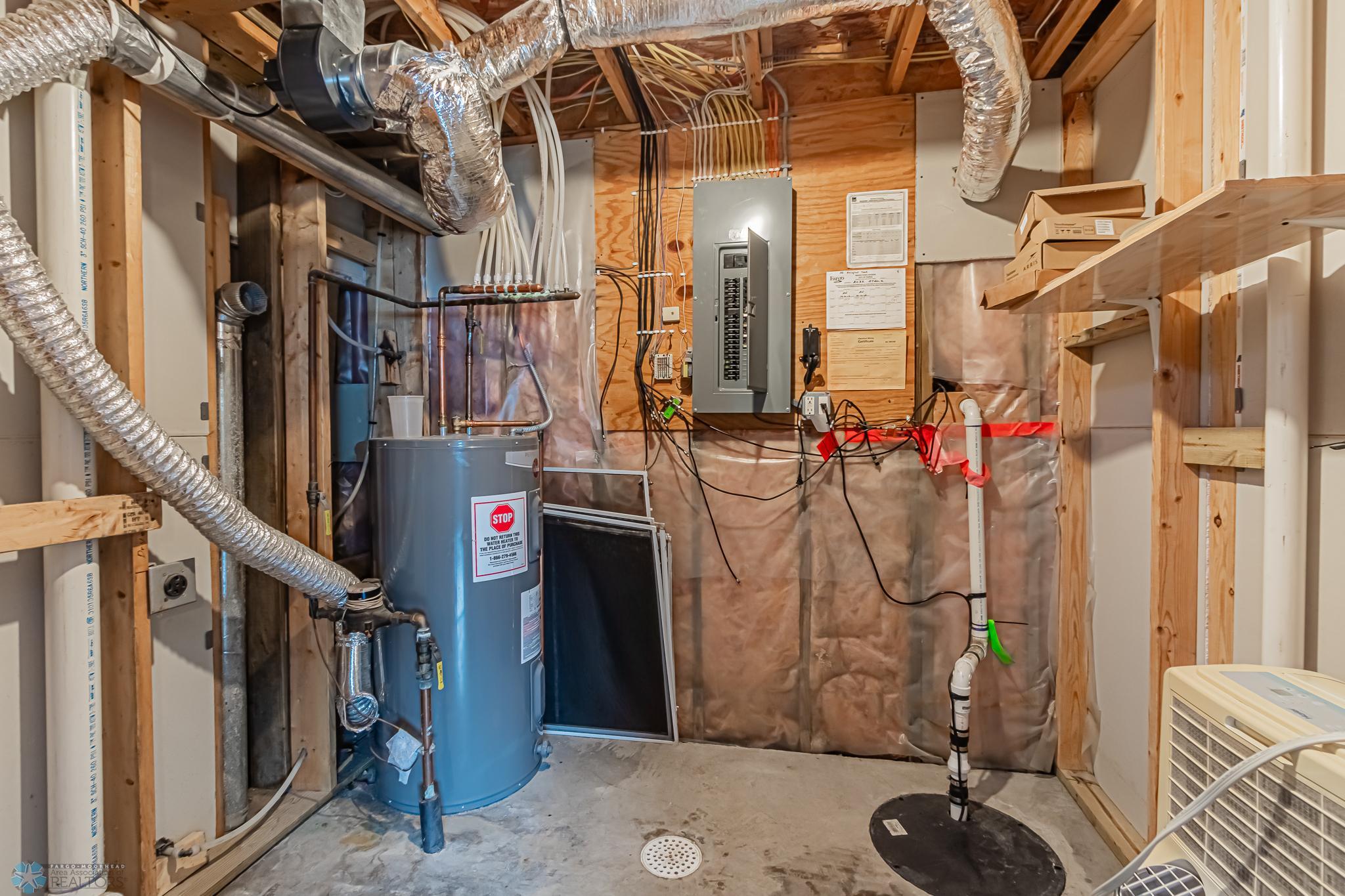 2032 57th Ave S, Fargo, ND-03.jpg