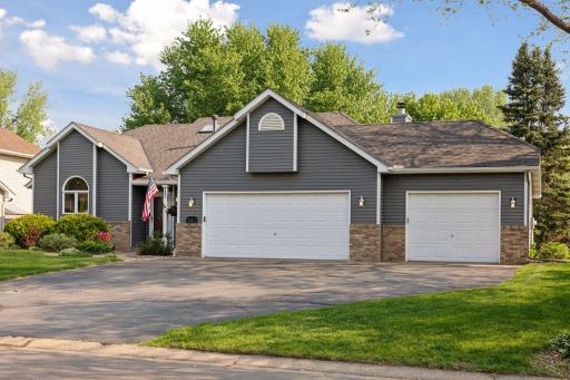 Welcome to 475 Hawthorn Rd. Exterior highlights include steel siding, roof under 7 years old, extra large 3 car garage and ample driveway parking.