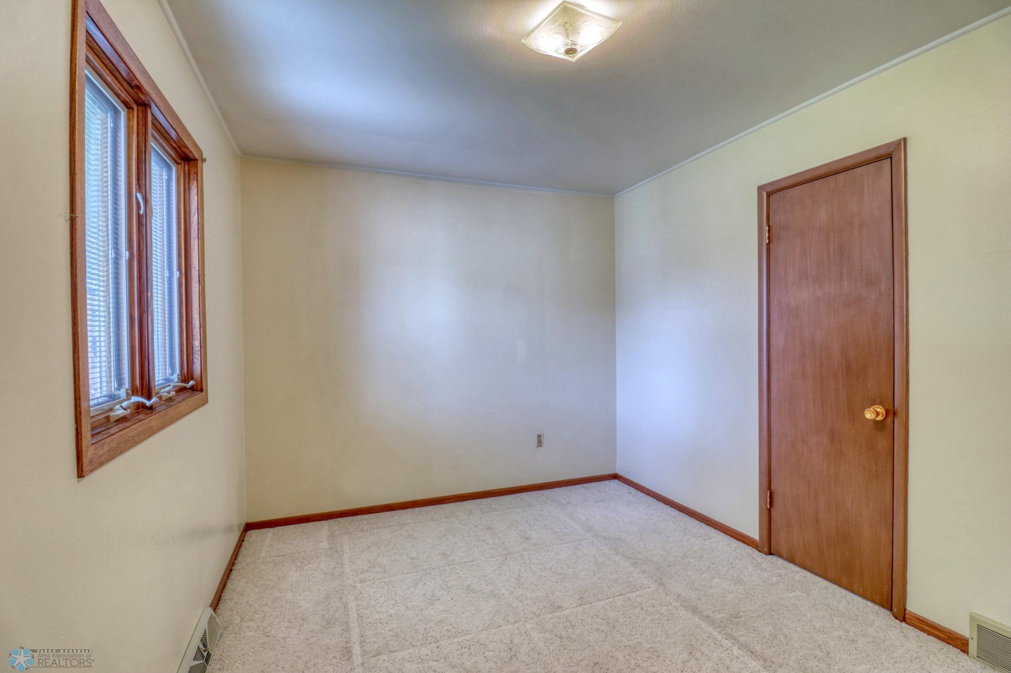 Bedroom3_2.jpg