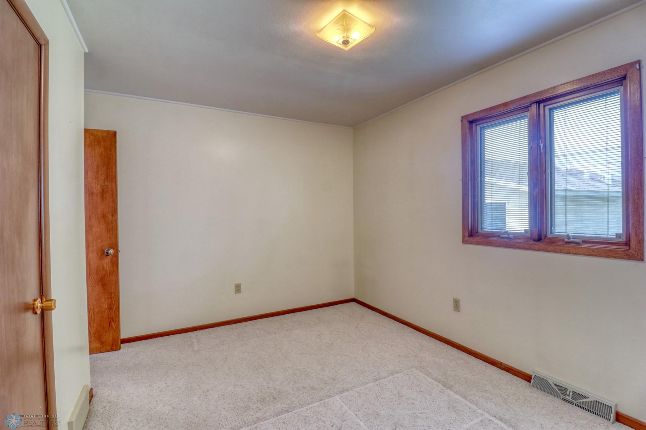 Bedroom3_3.jpg