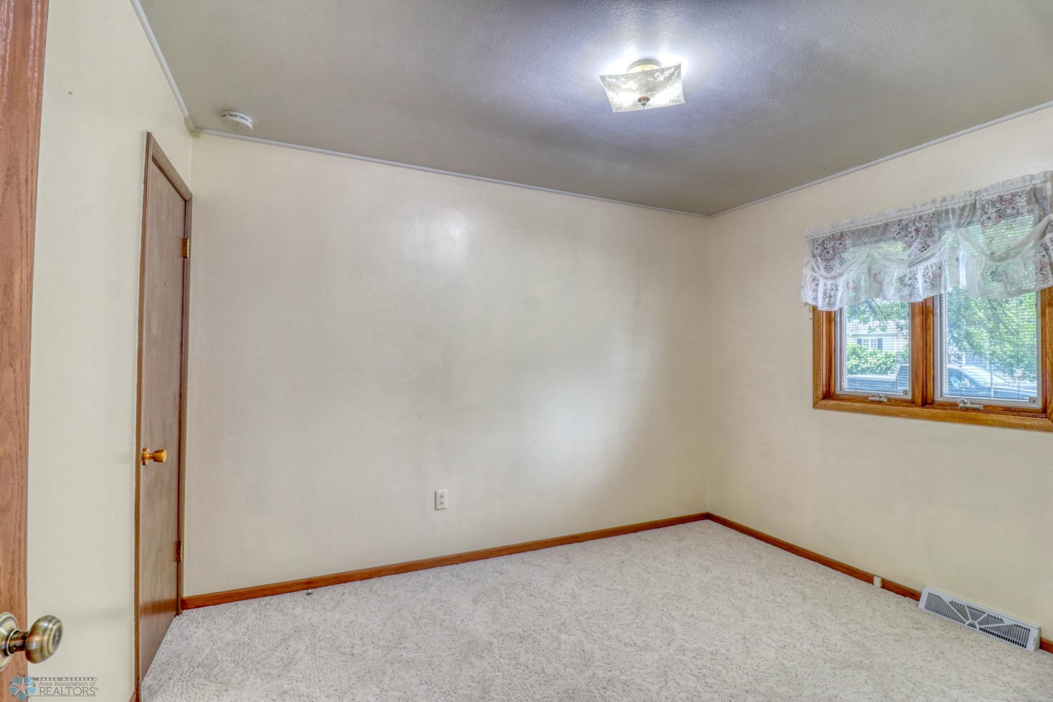 Bedroom2_1.jpg