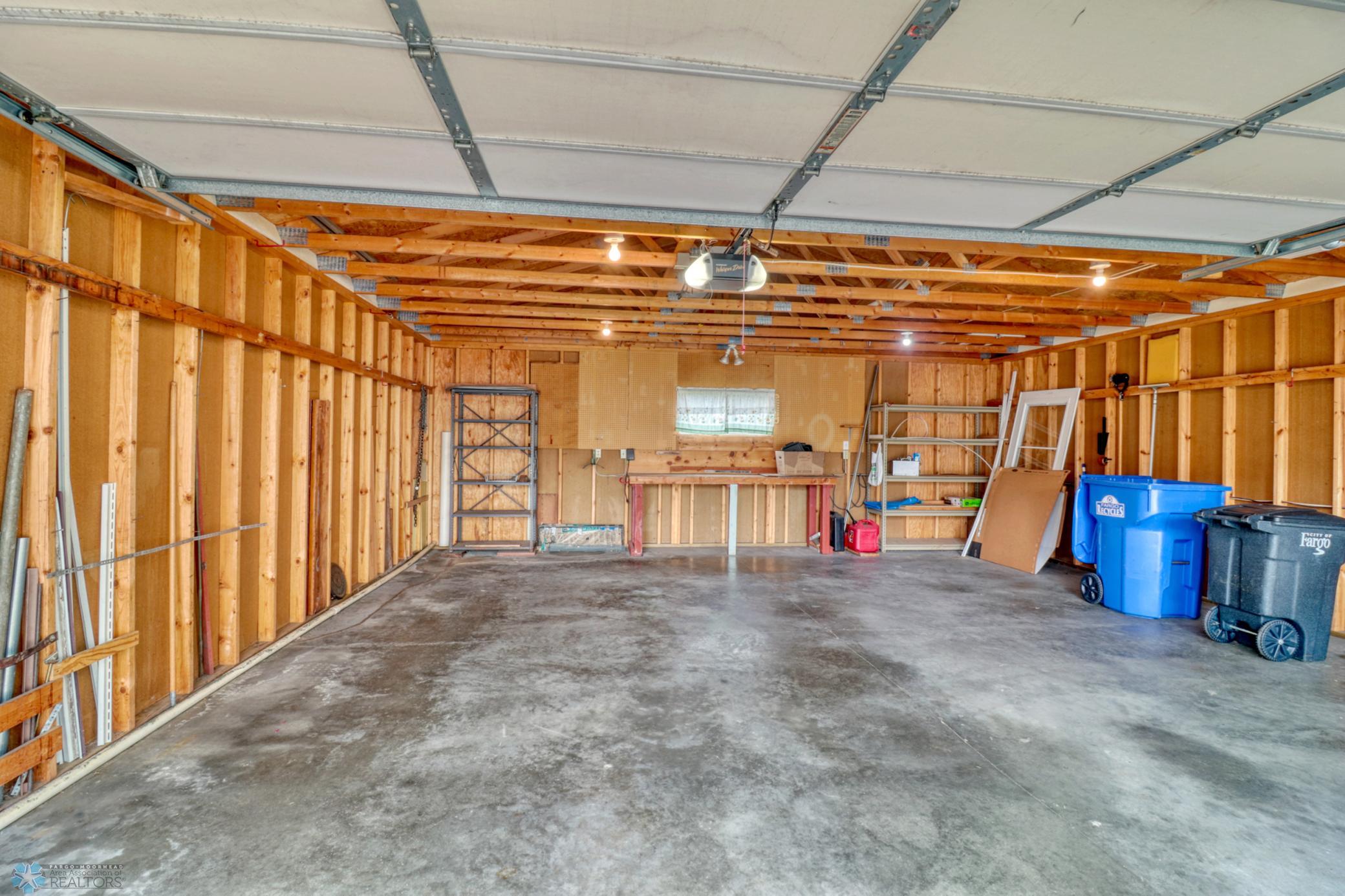 Garage1_2.jpg