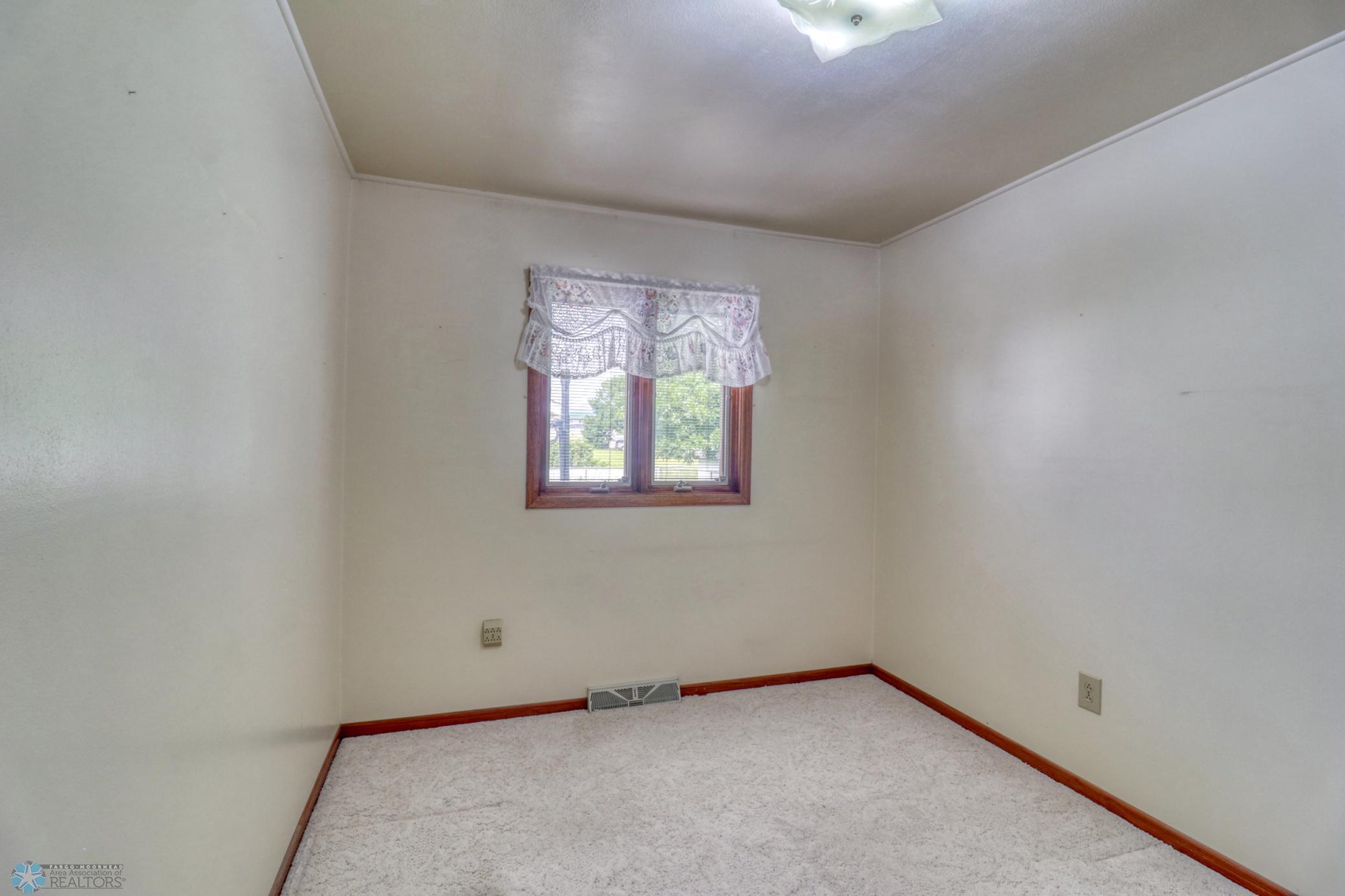 Bedroom1_0.jpg
