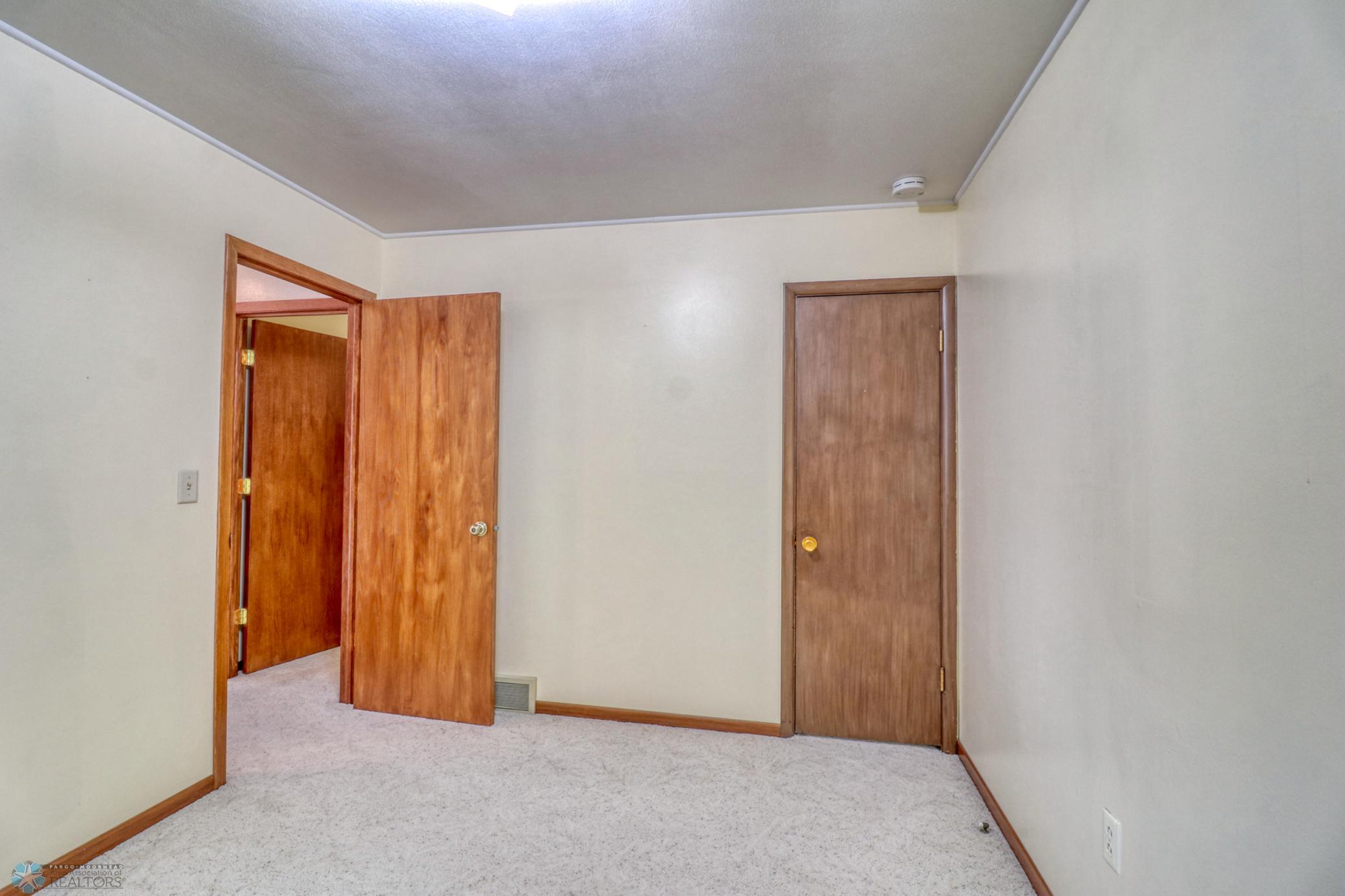 Bedroom2_2.jpg