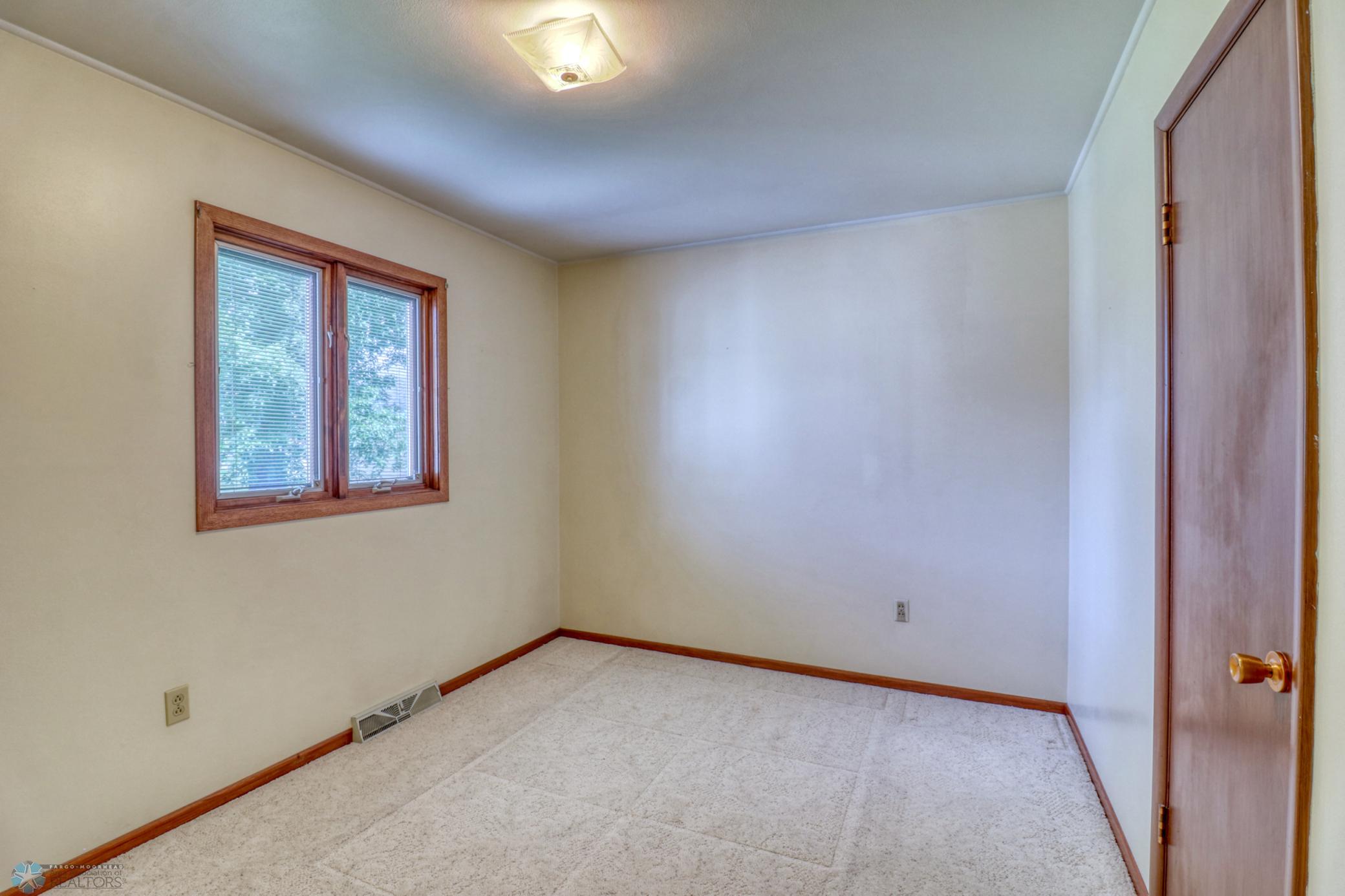 Bedroom3_1.jpg