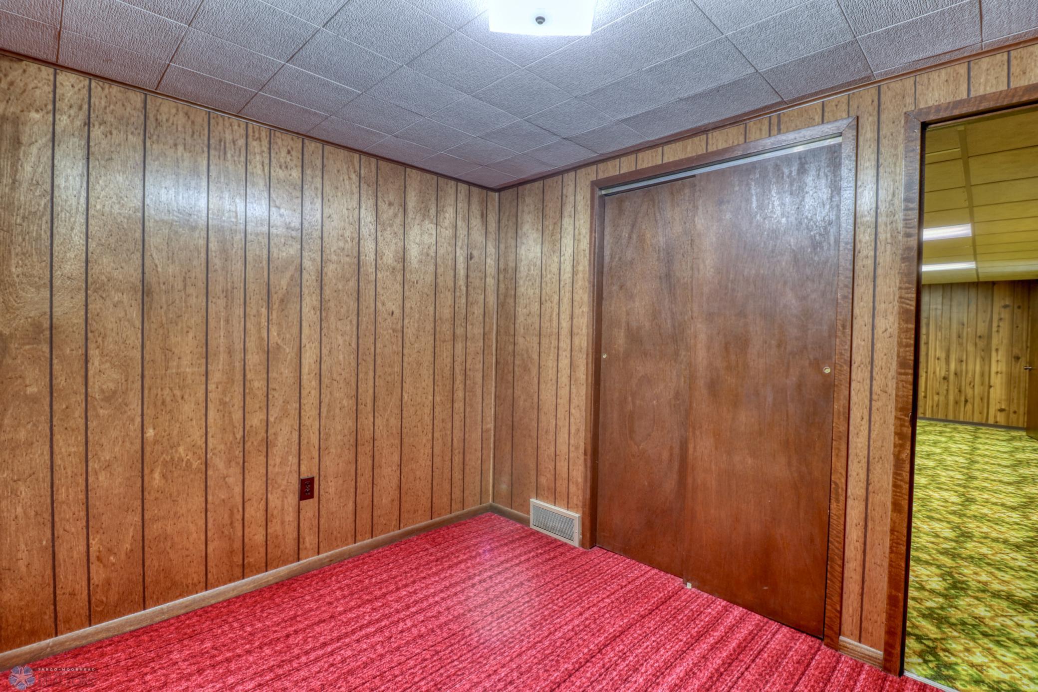 Basement Room1_2.jpg
