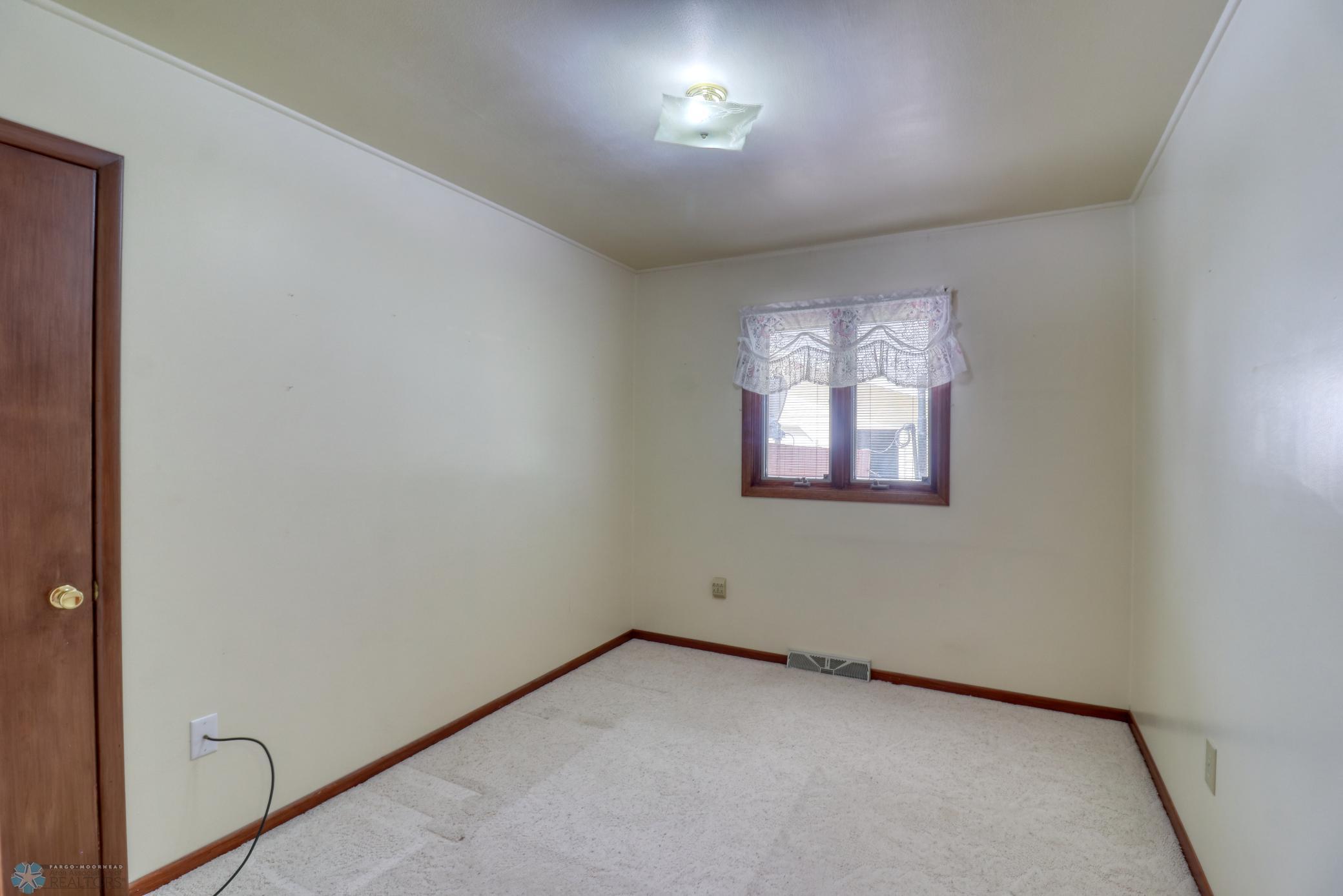 Bedroom1_1.jpg