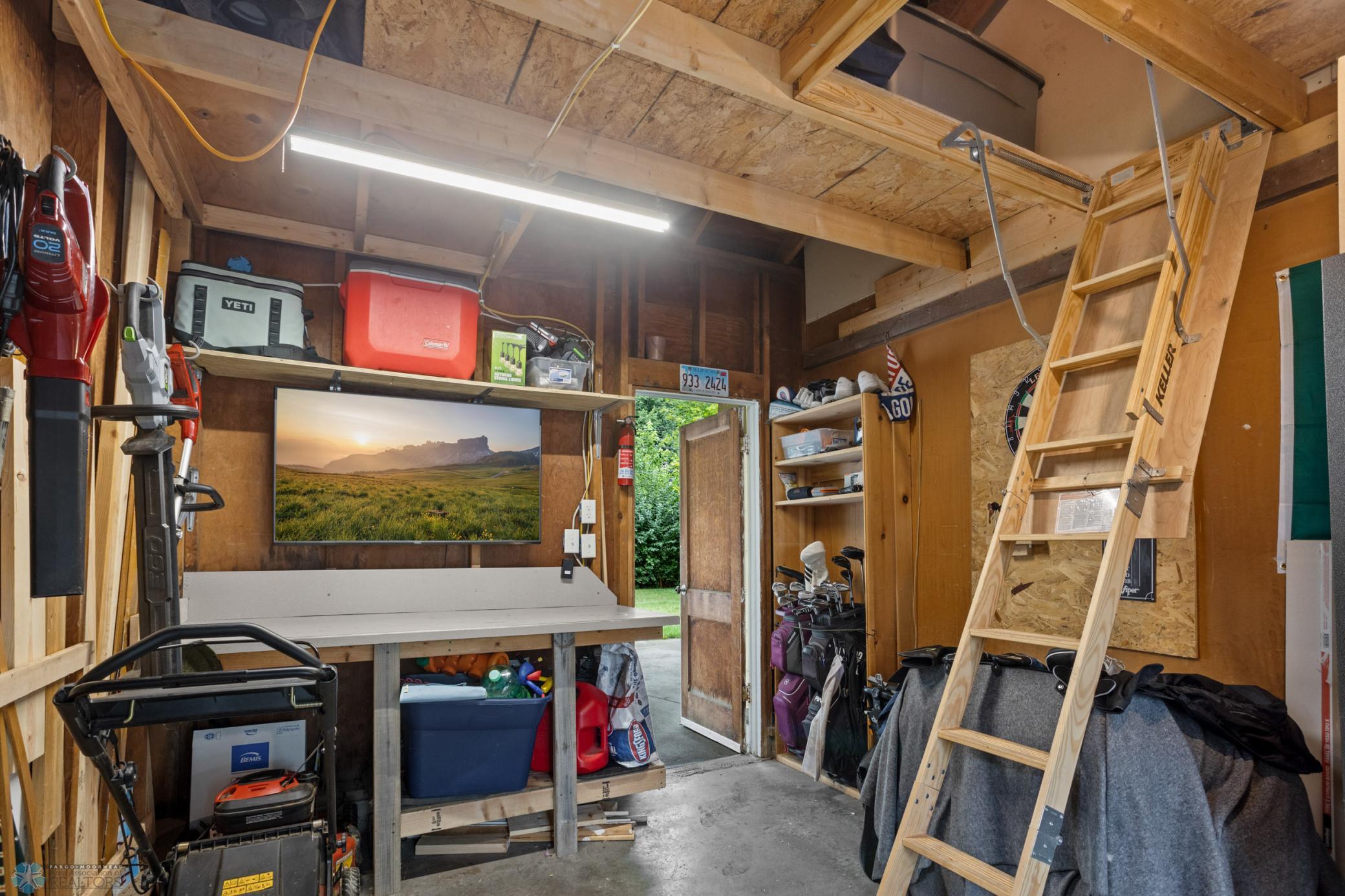 Garage 2
