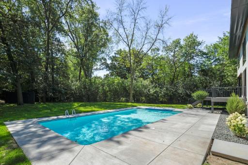9621 Oak Ridge Trail, Minnetonka, MN 55305
