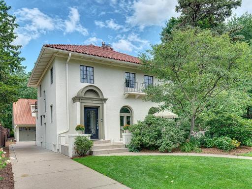76 Exeter Place, Saint Paul, MN 55104