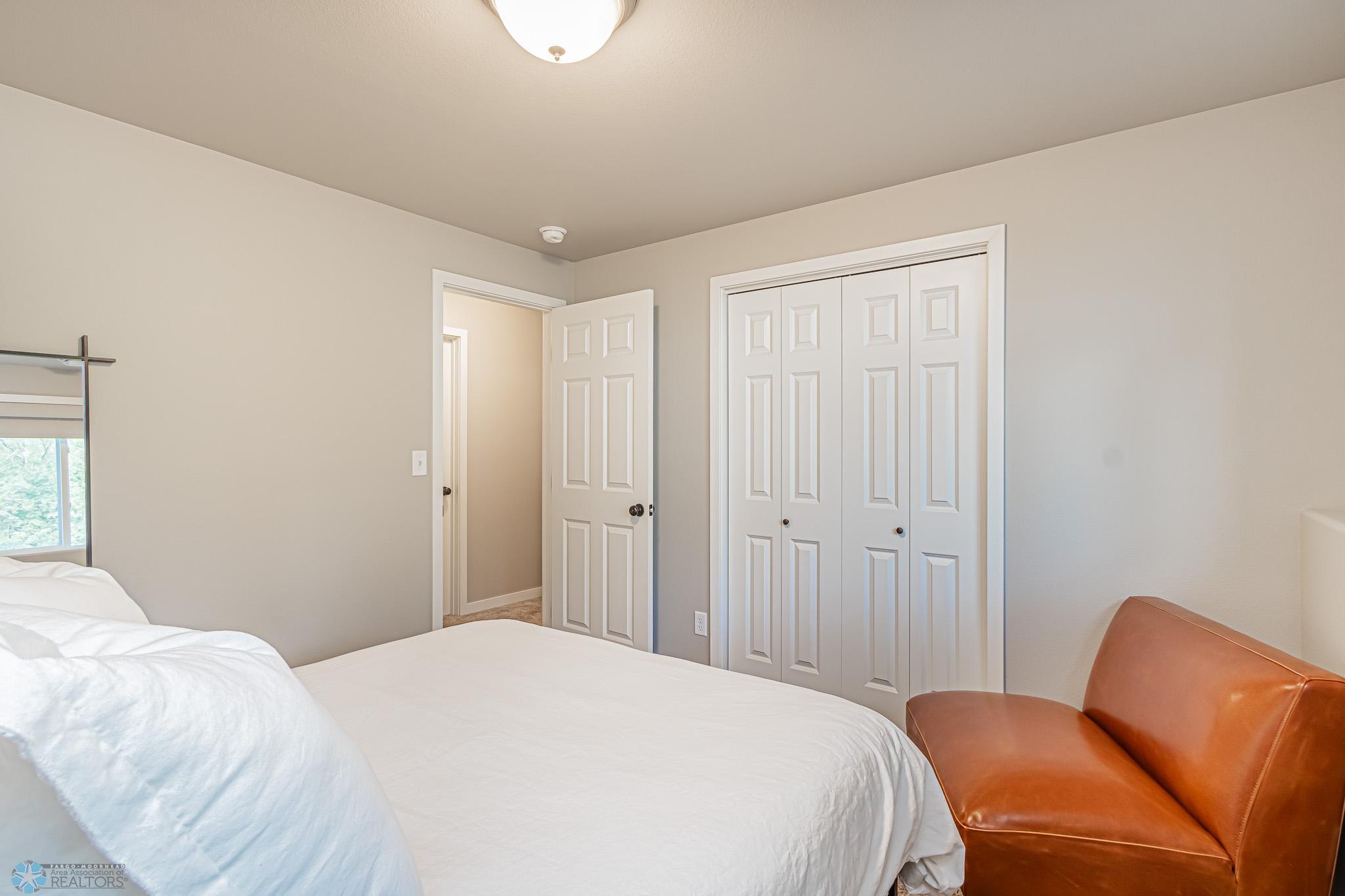 Bedroom3_2.jpg