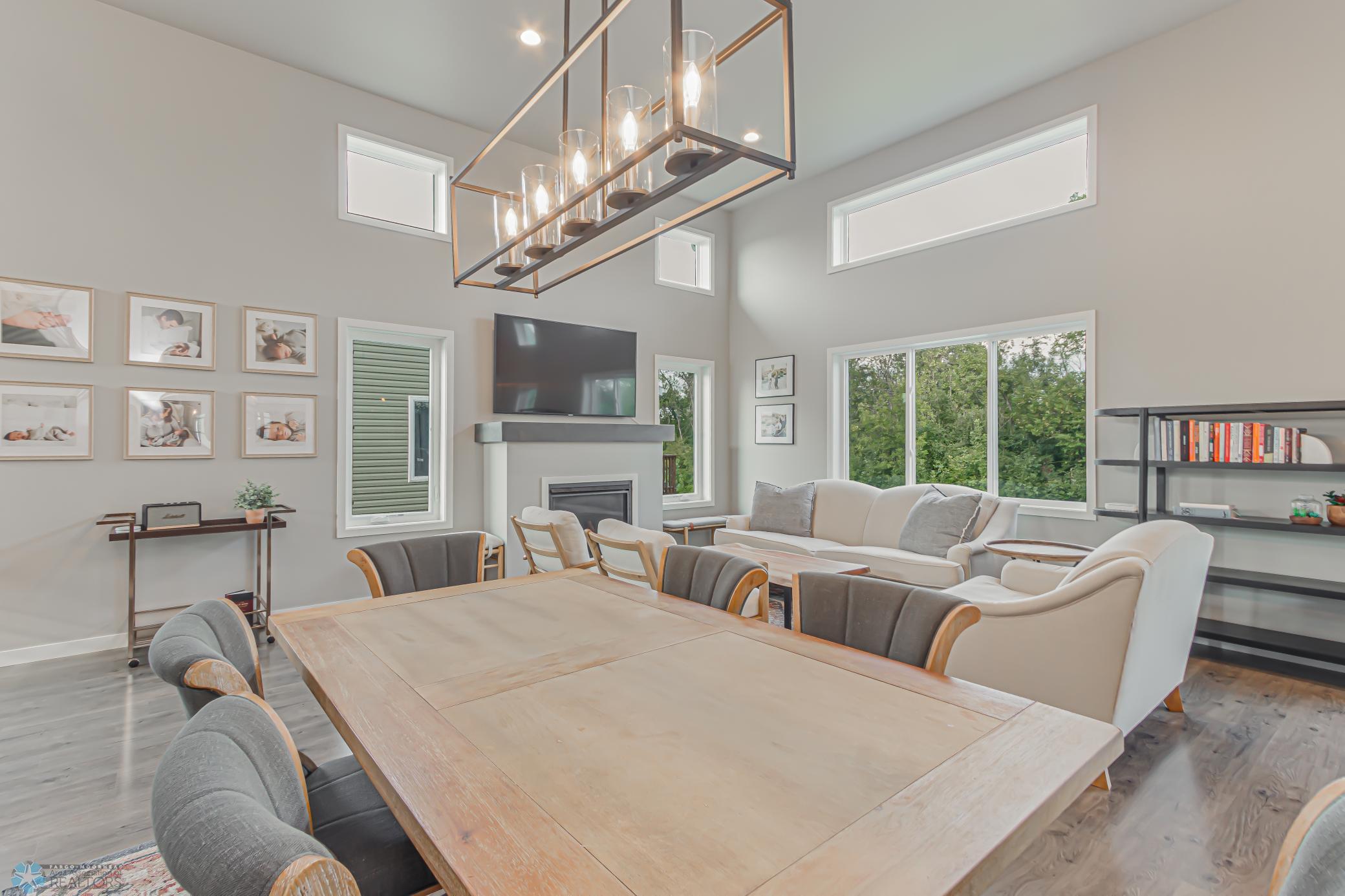 Dining_Room_1.jpg