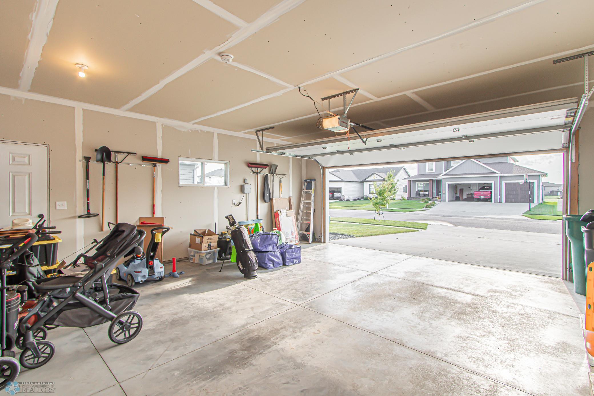 Garage 2