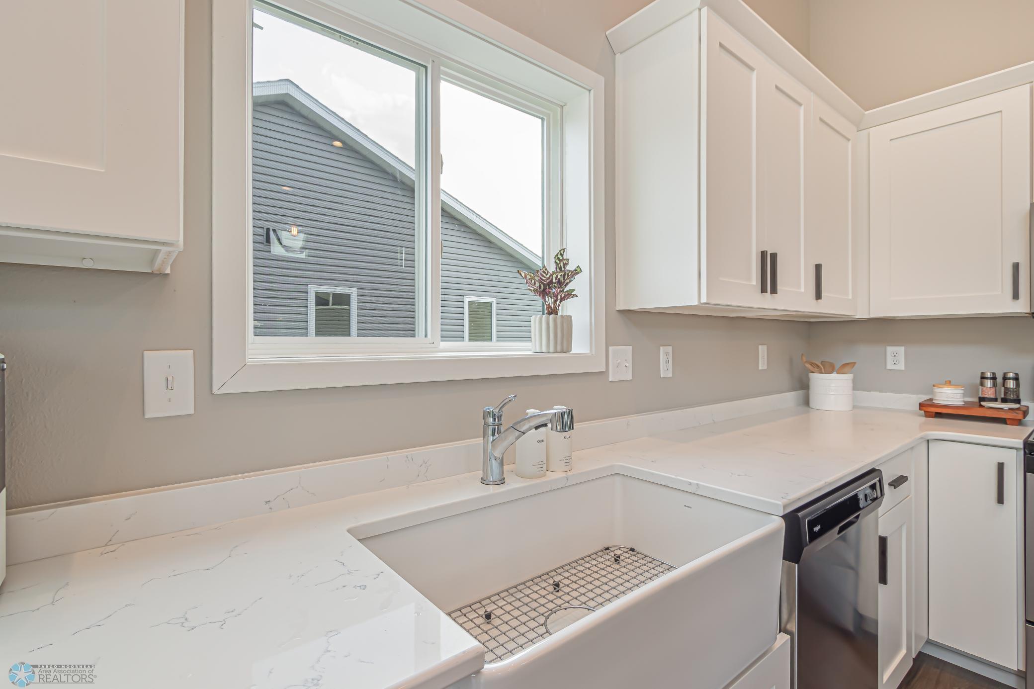 Kitchen_5.jpg