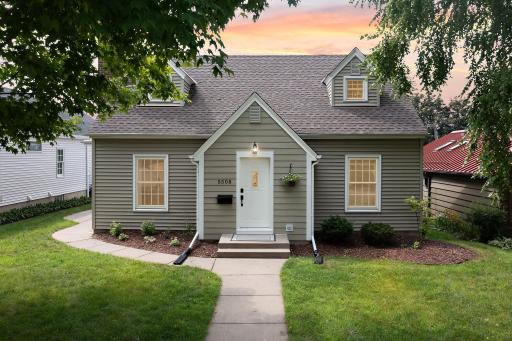5508 Queen Avenue S, Minneapolis, MN 55410
