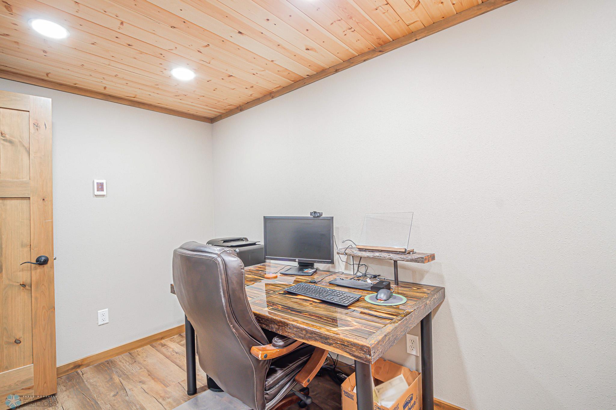 1909 14th St S, Fargo, ND-38.jpg