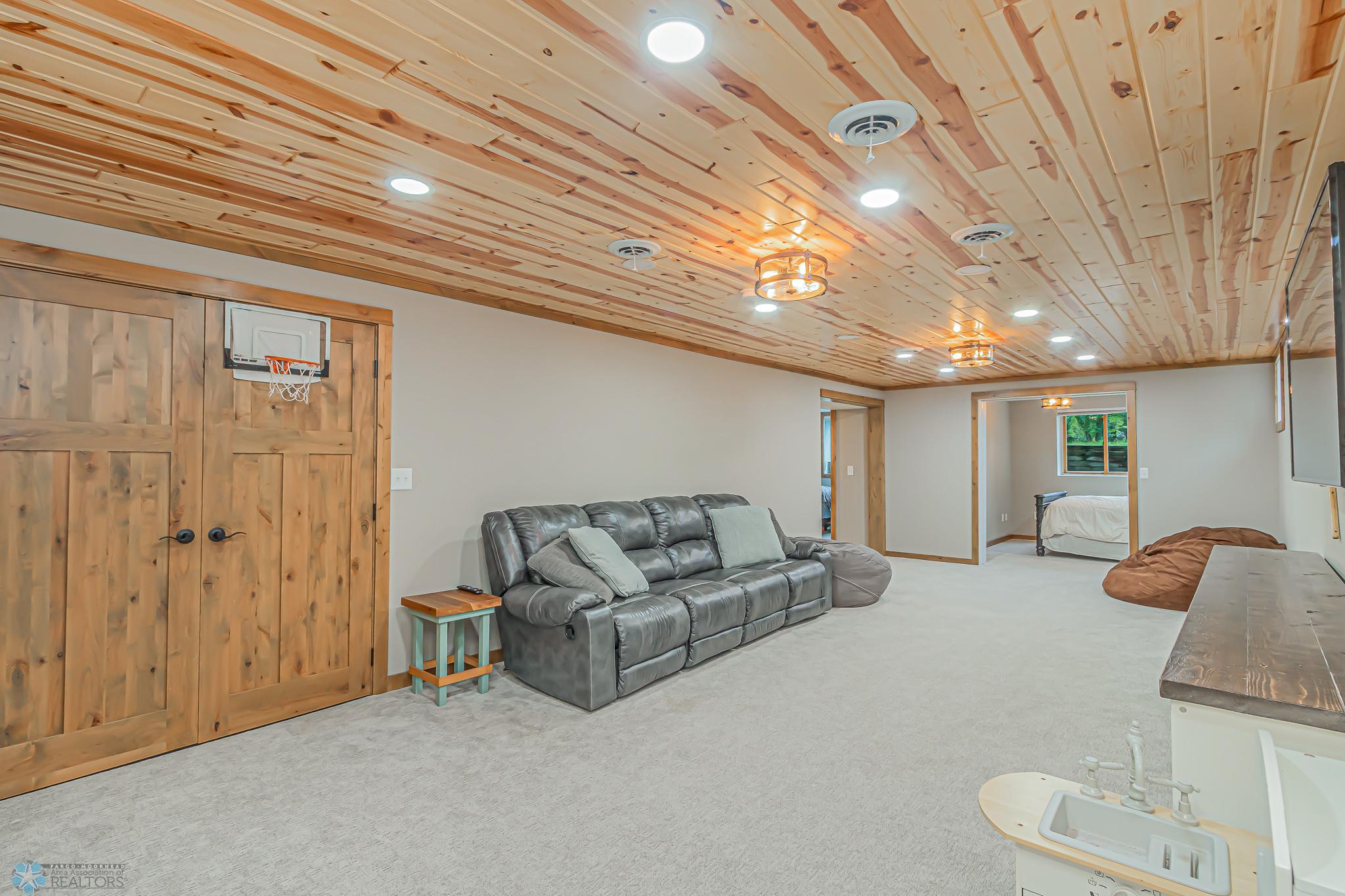 4402 4th St W, West Fargo, ND 58078-33.jpg