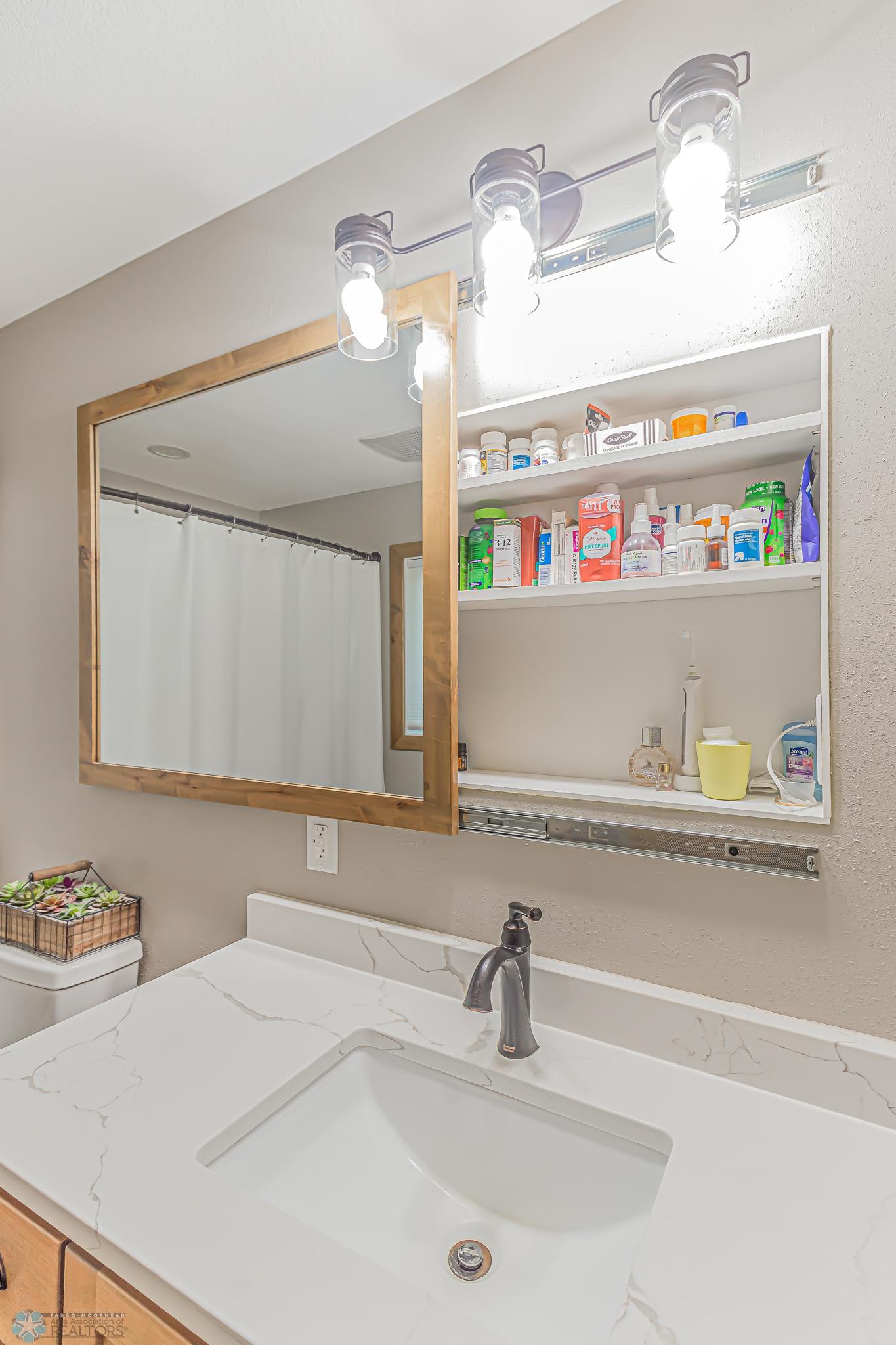 4402 4th St W, West Fargo, ND 58078-37.jpg