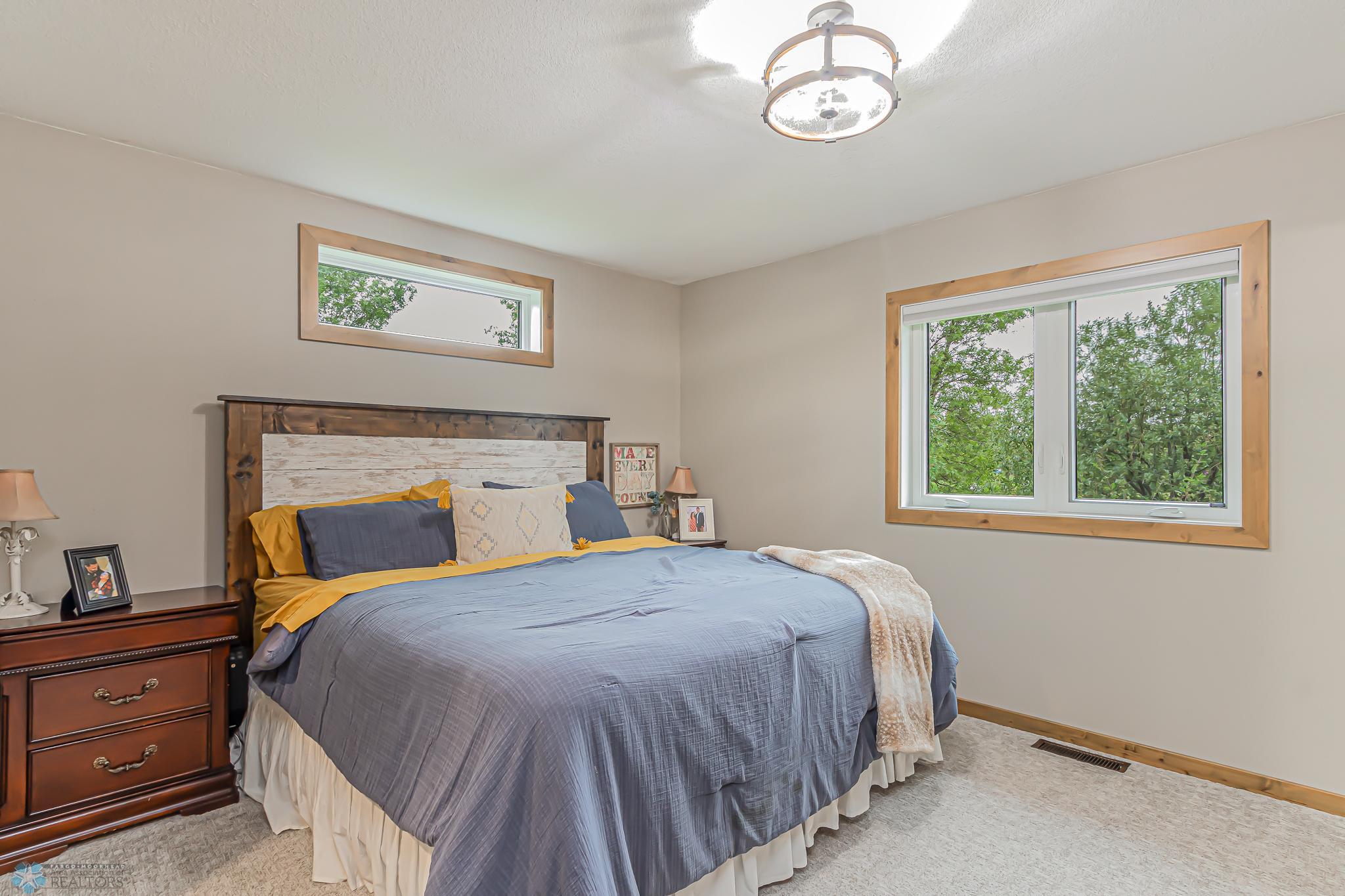4402 4th St W, West Fargo, ND 58078-44.jpg