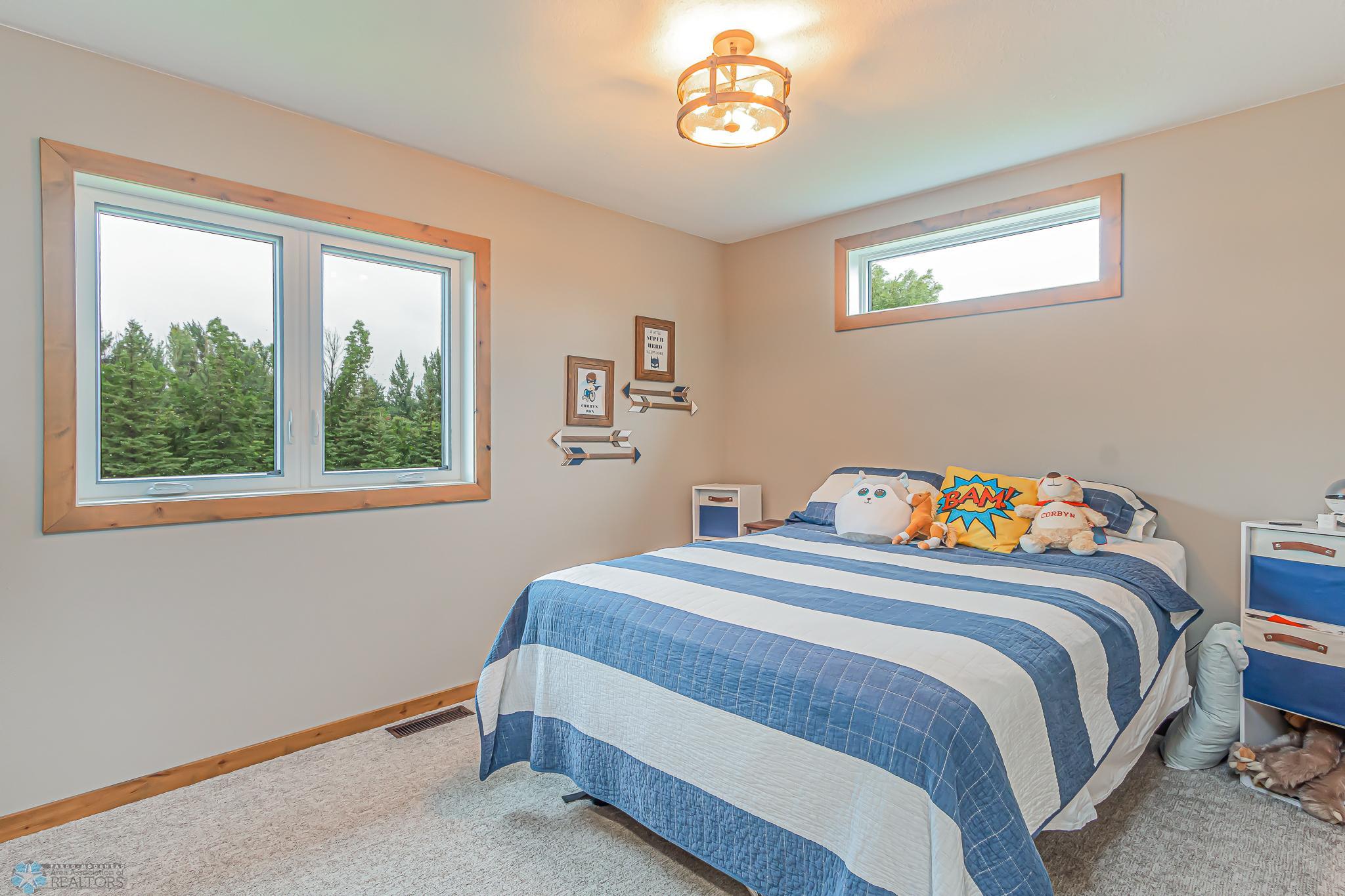 4402 4th St W, West Fargo, ND 58078-46.jpg
