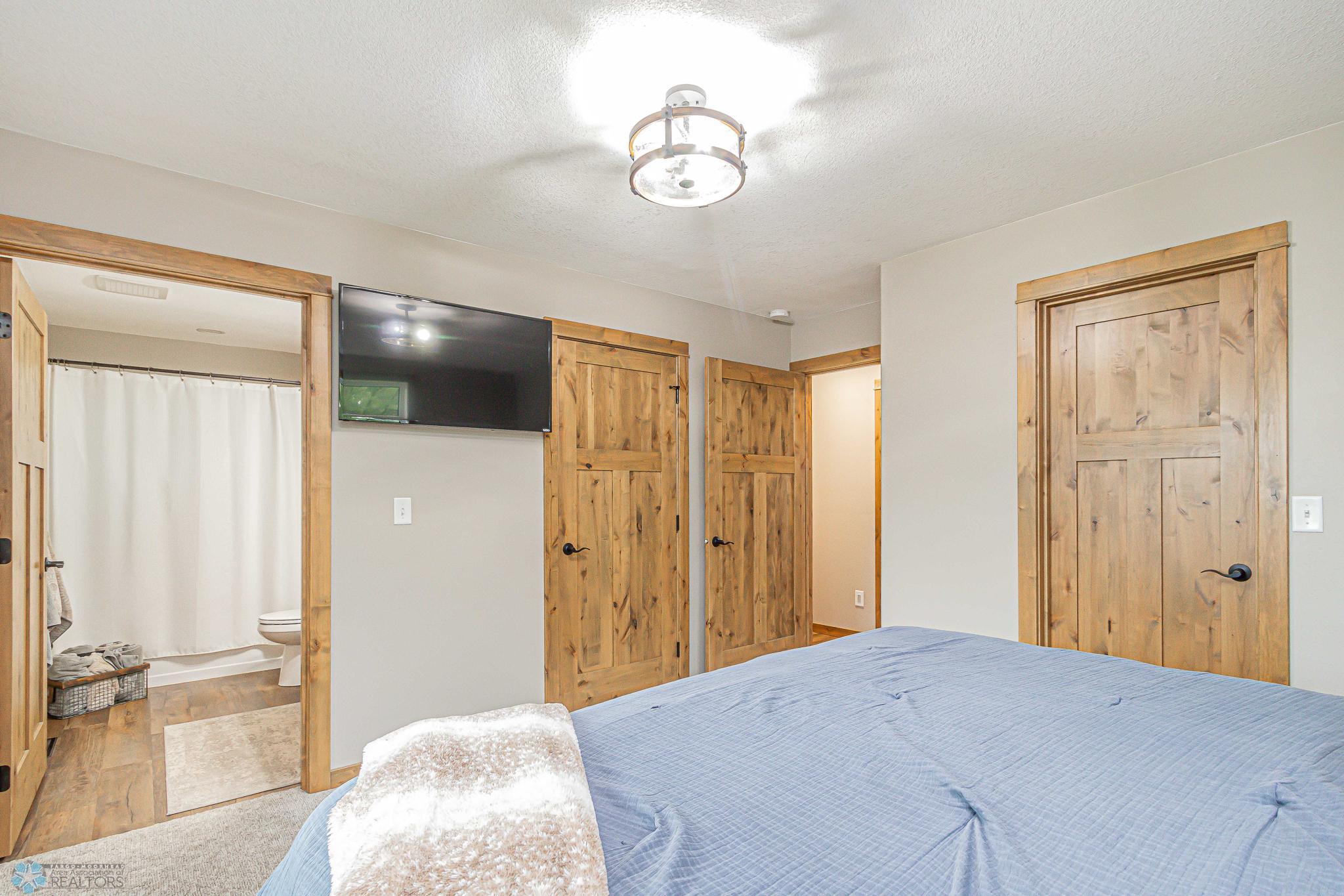 4402 4th St W, West Fargo, ND 58078-42.jpg