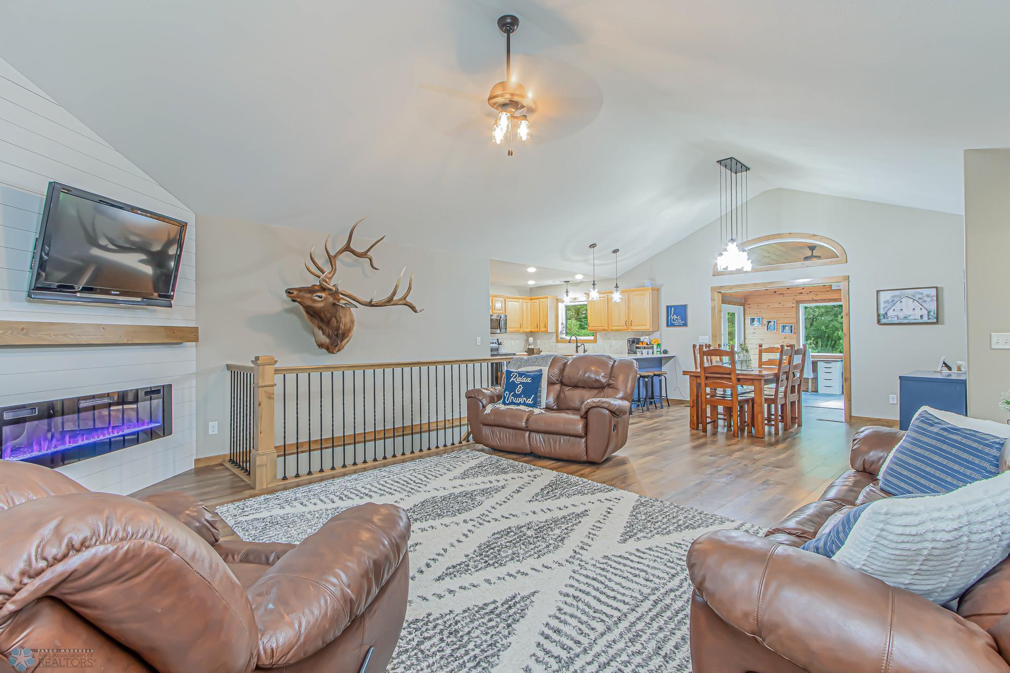 4402 4th St W, West Fargo, ND 58078-52.jpg