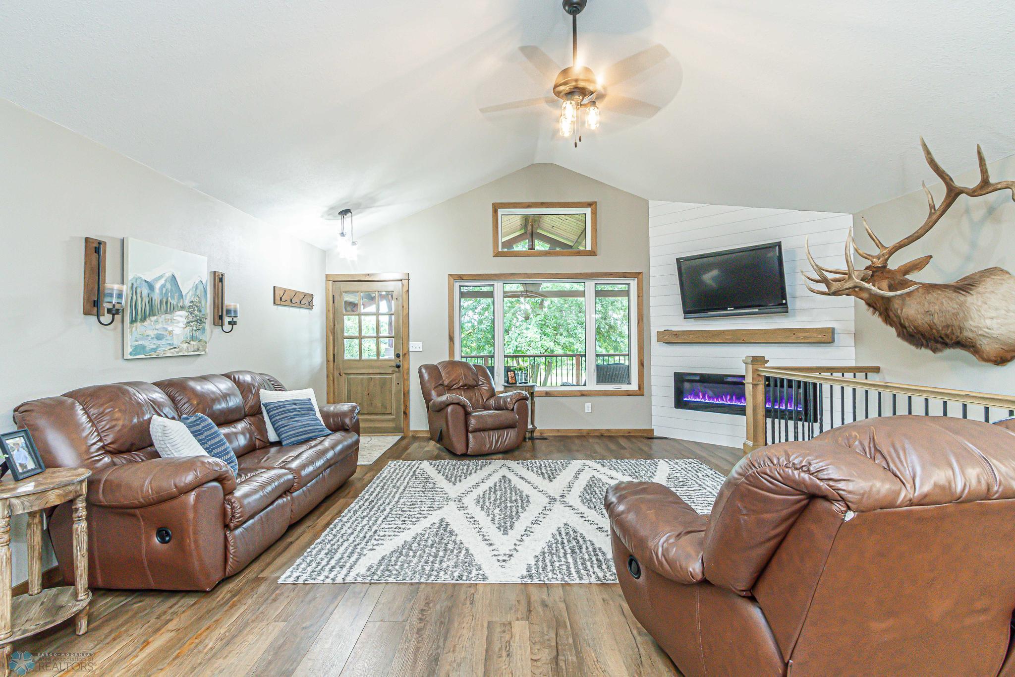 4402 4th St W, West Fargo, ND 58078-53.jpg