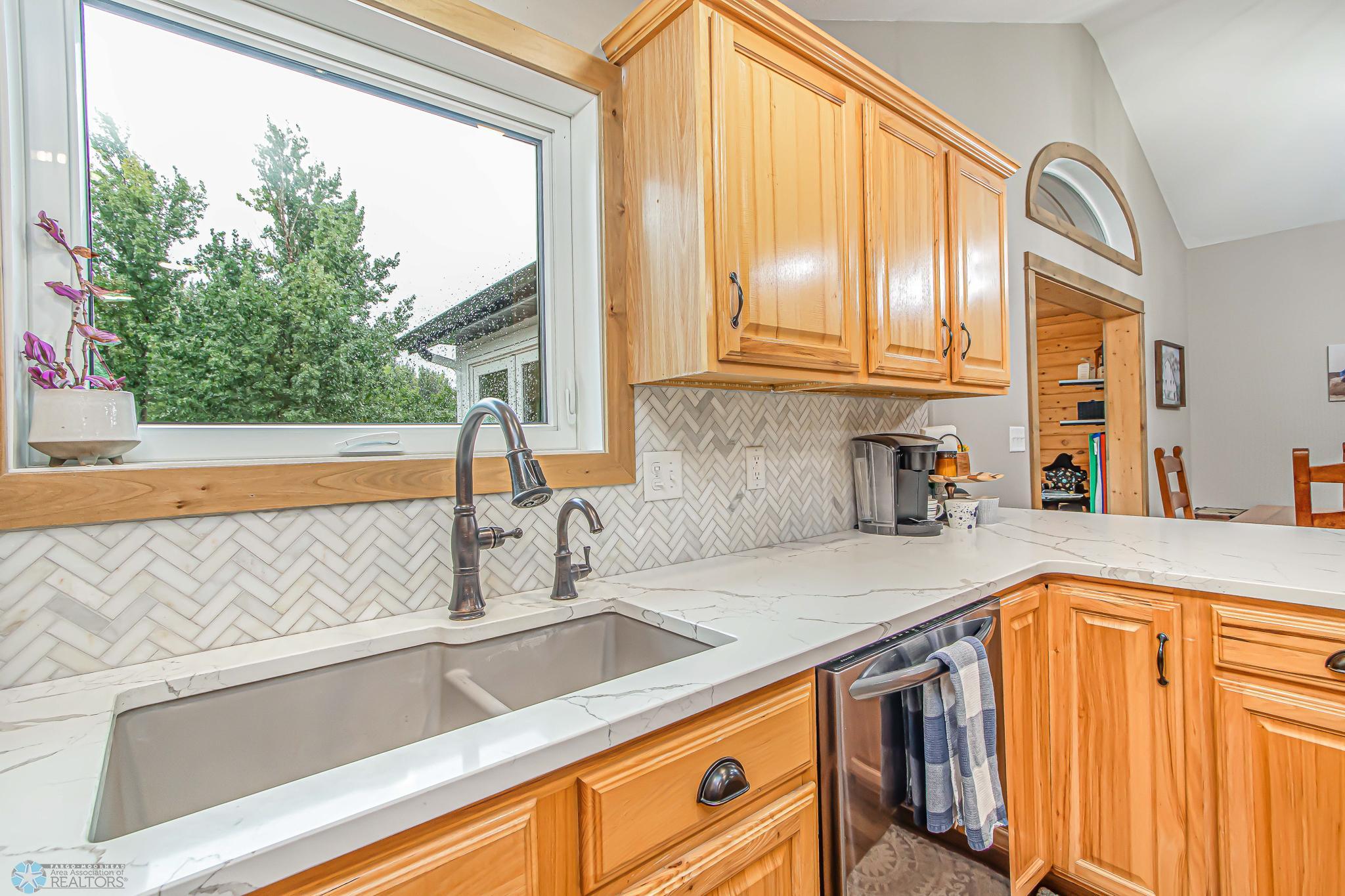 4402 4th St W, West Fargo, ND 58078-61.jpg