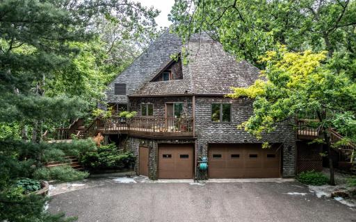 750 Mohican Ln Mendota Heights-large-026-030-Front View-1500x939-72dpi.jpg