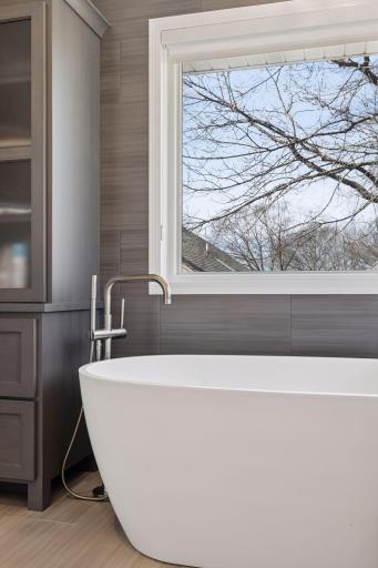 Enjoy relaxing in the luxurious deep soaking tub!