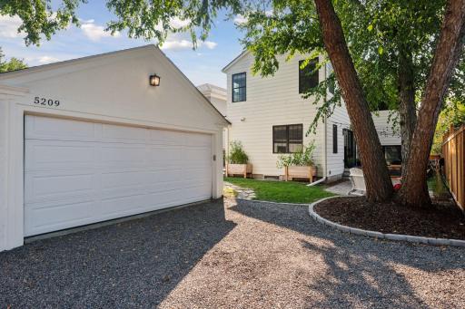 5209 Abbott Avenue S, Minneapolis, MN 55410