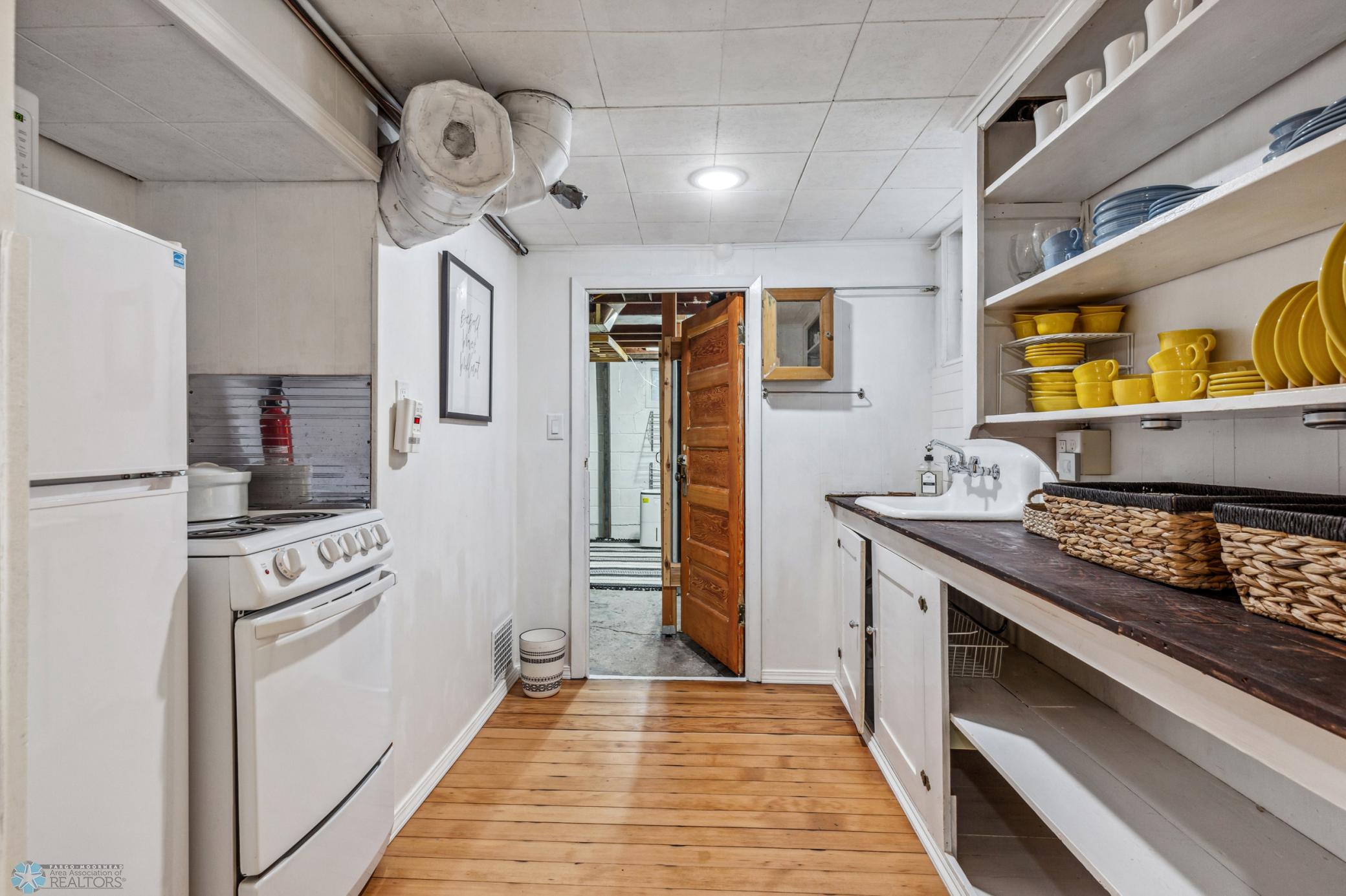 Apartment style room in basement