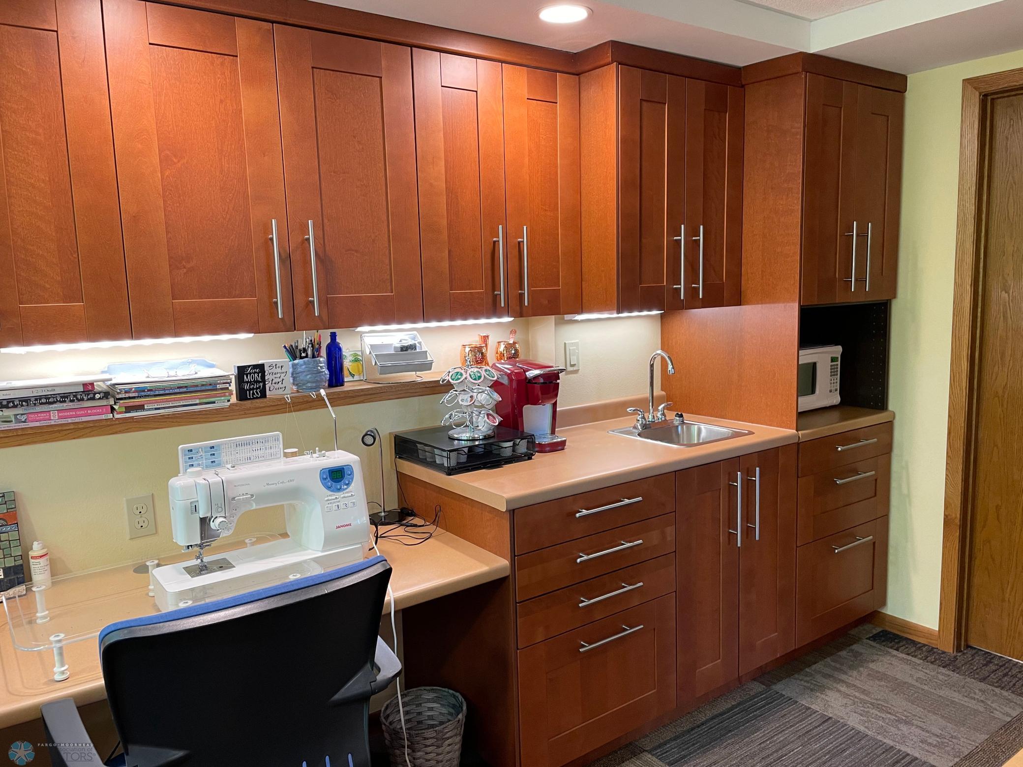 Hobby area : kitchenette on lower level - 2.jpg
