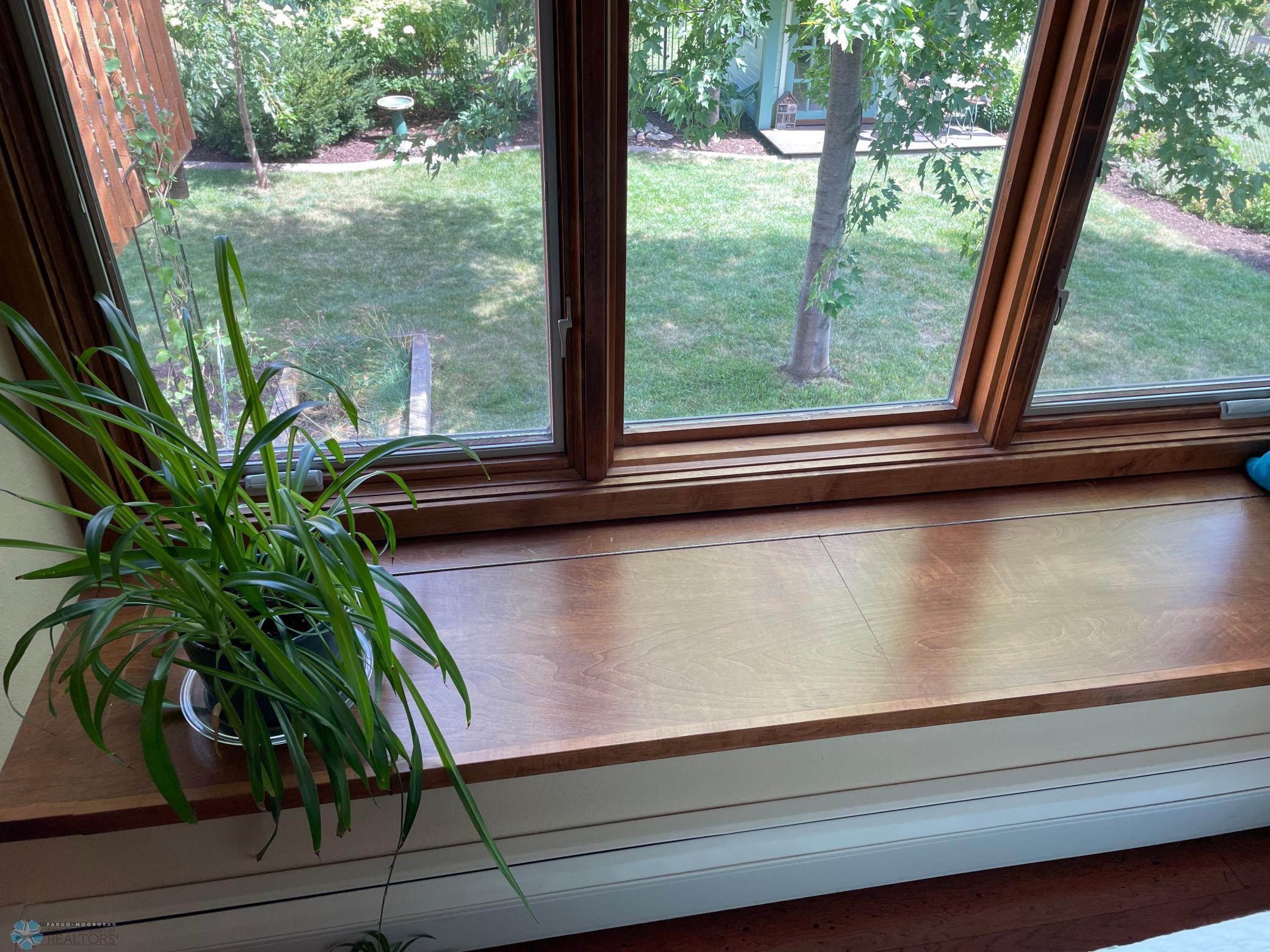 Vaulted master bedroom - large window seat with storage.jpg