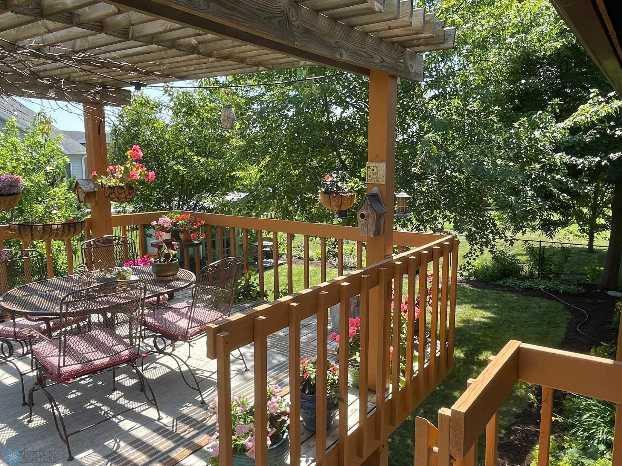 16' x 12.5' deck with trellis - view to backyard right side.jpg