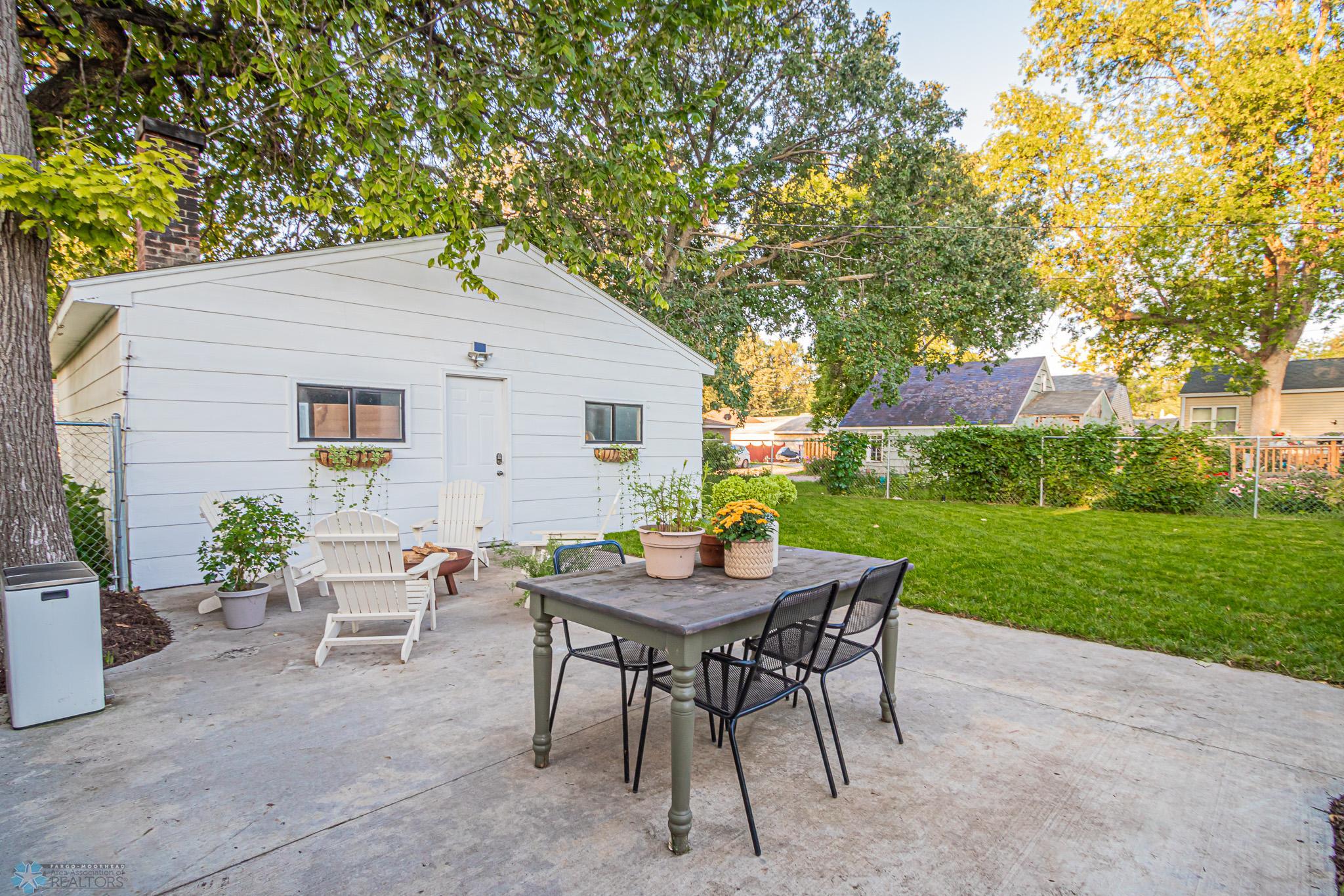 Backyard_4.jpg