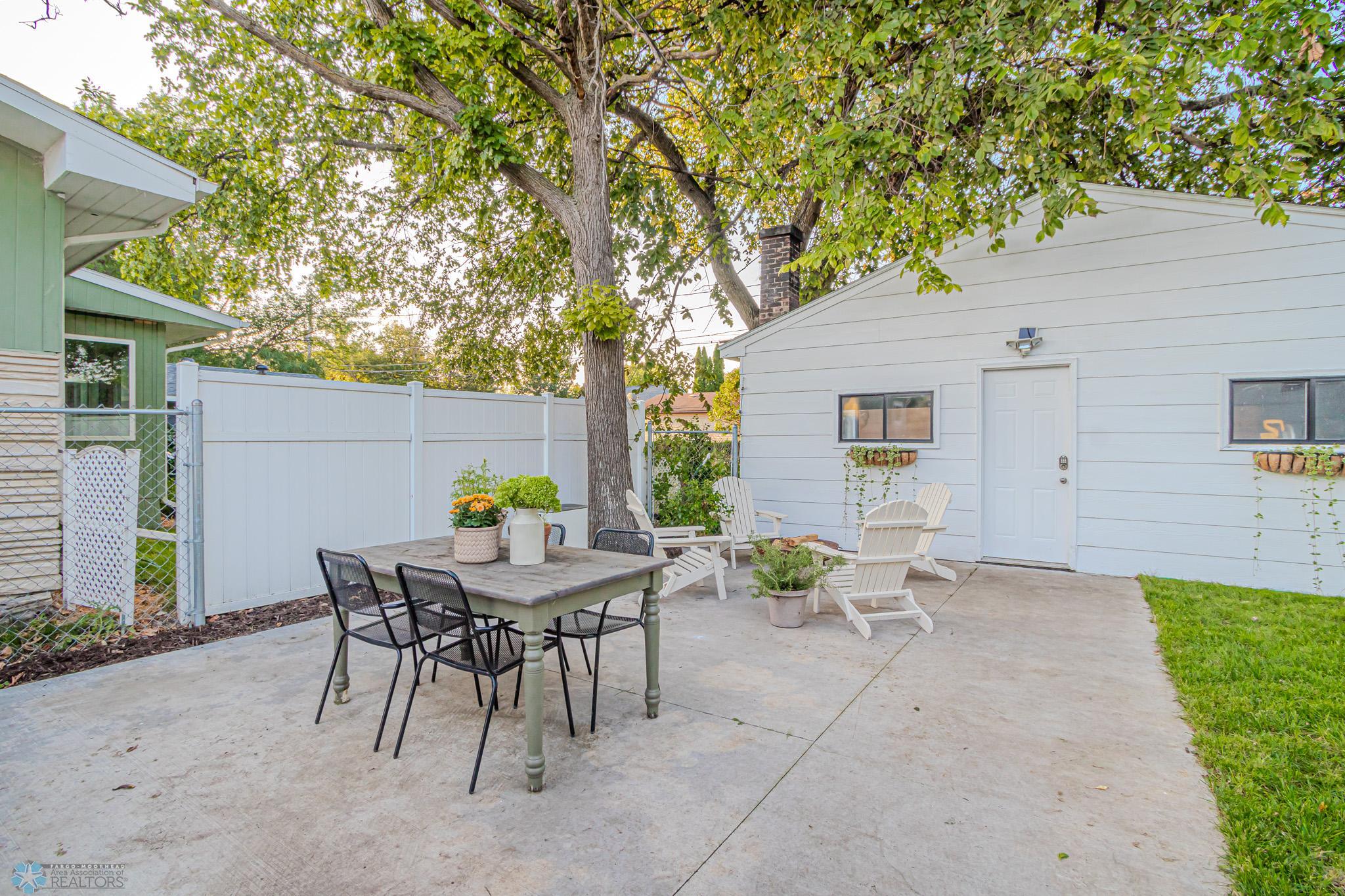 Backyard_3.jpg