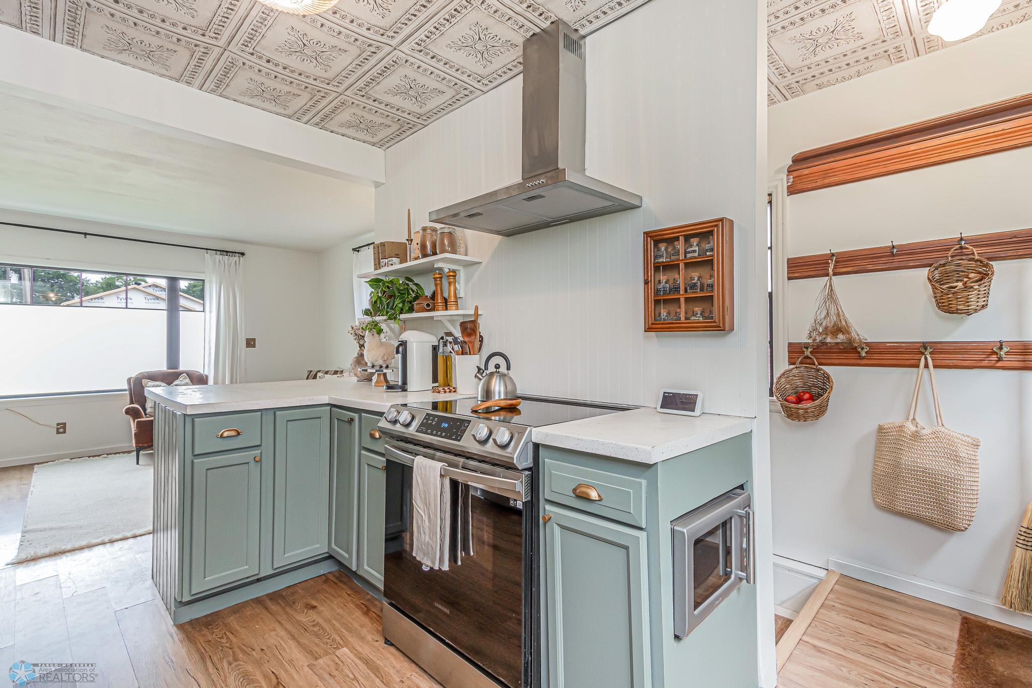 Kitchen_4.jpg