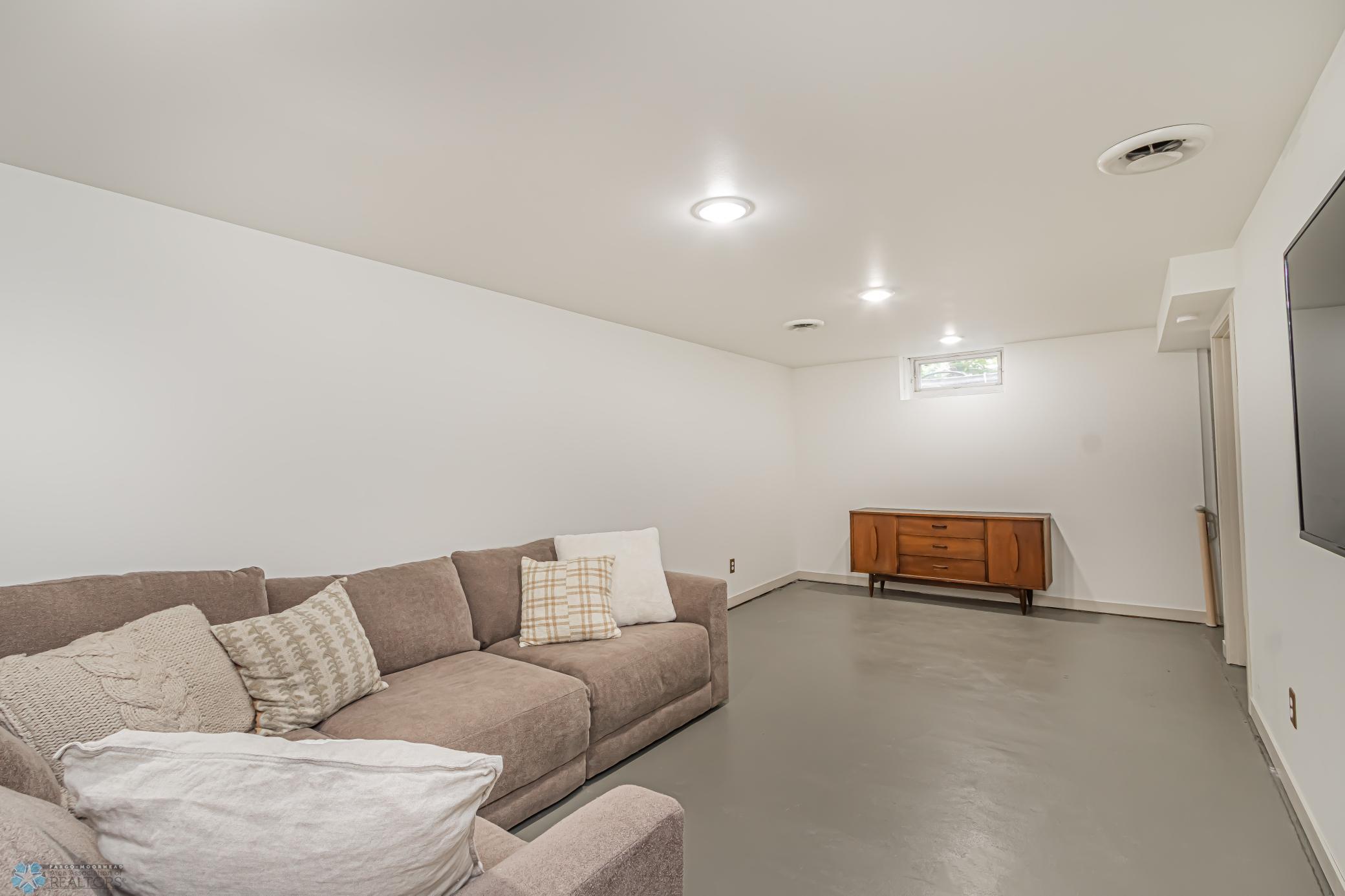 Family_Room_3.jpg
