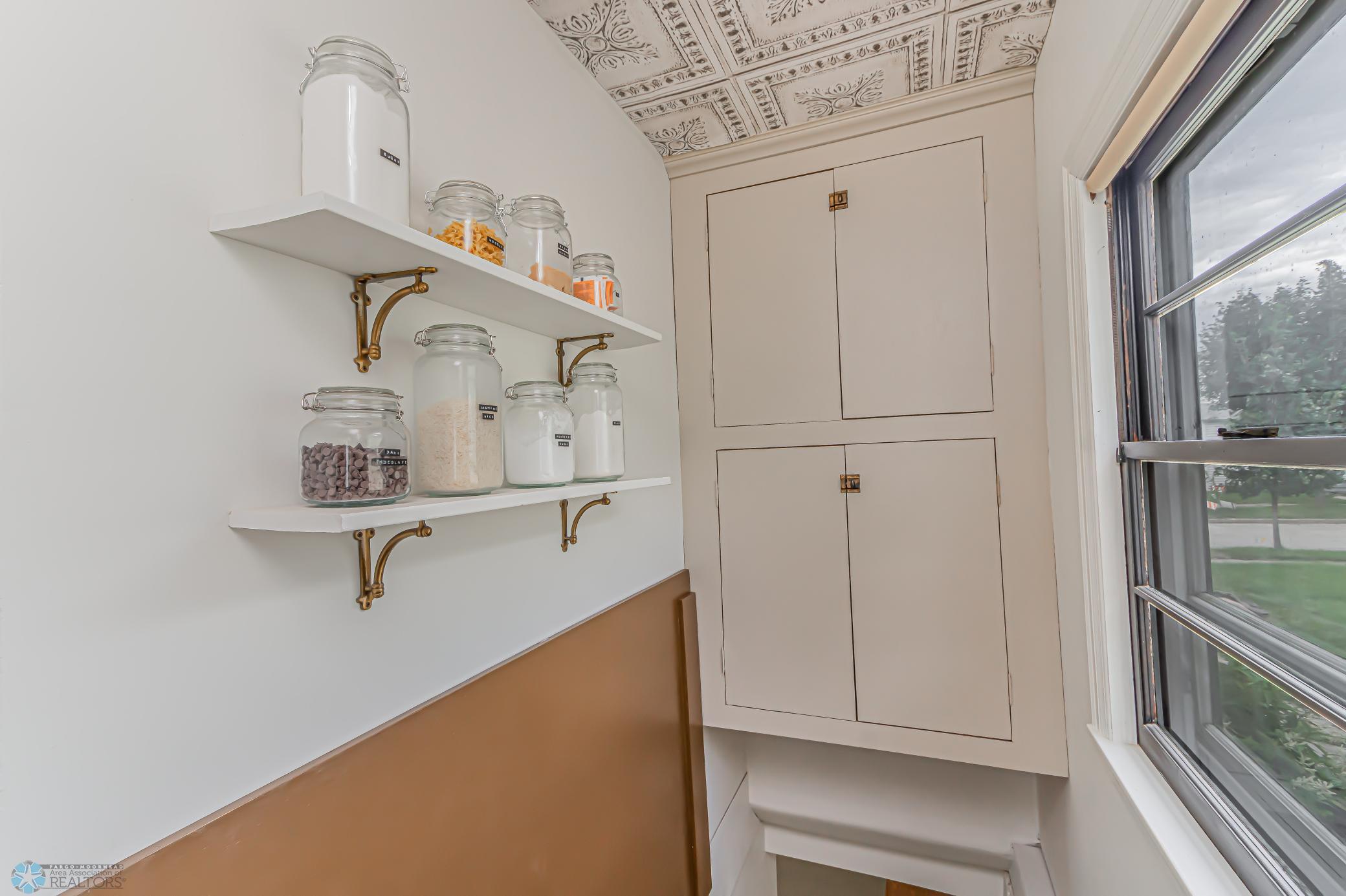 Pantry_1.jpg