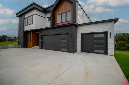 1614 Shannon Oaks Boulevard NE, Rochester, MN 55906