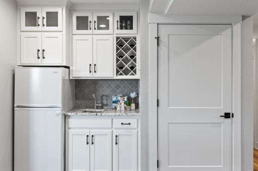 The perfect bar space for all those summertime drinks