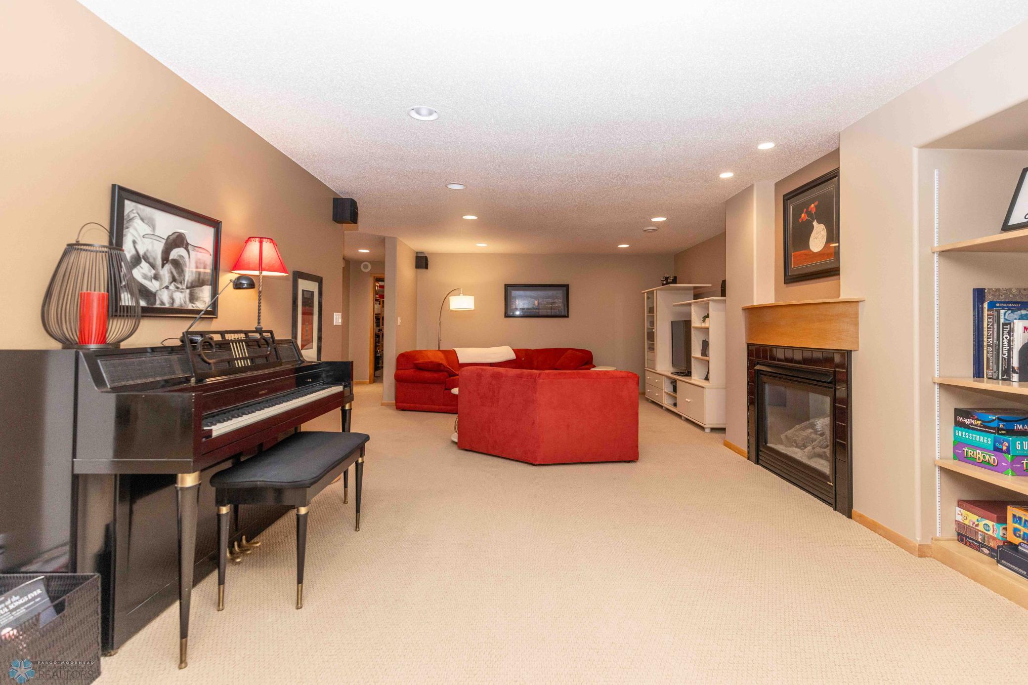 4439 3 St S moorhead-75.jpeg