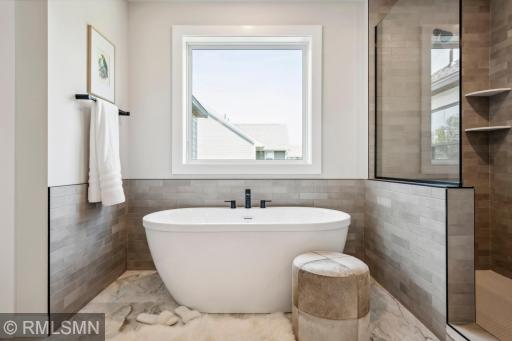4130 Vista View Drive, Chaska, MN 55318