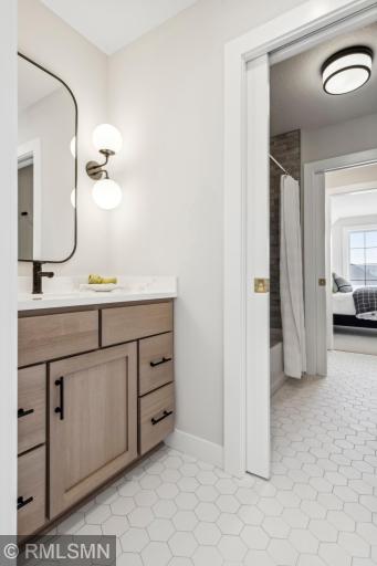 4130 Vista View Drive, Chaska, MN 55318